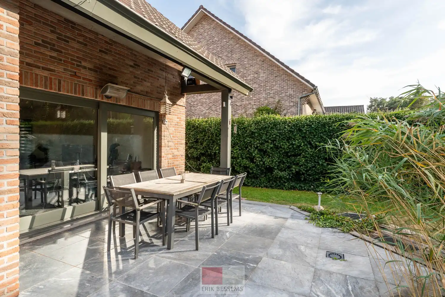 Vrijstaande woning gelegen op een royaal perceel van maar liefst 990 m² en beschikt over een bewoonbare oppervlakte van circa 221 m² foto 34