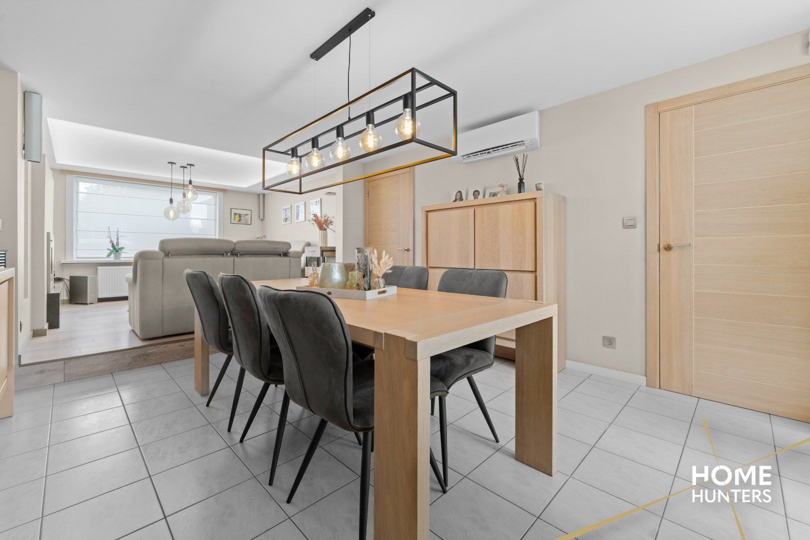 Instapklare, gerenoveerde woning op centrale ligging nabij centrum Roeselare! foto 3