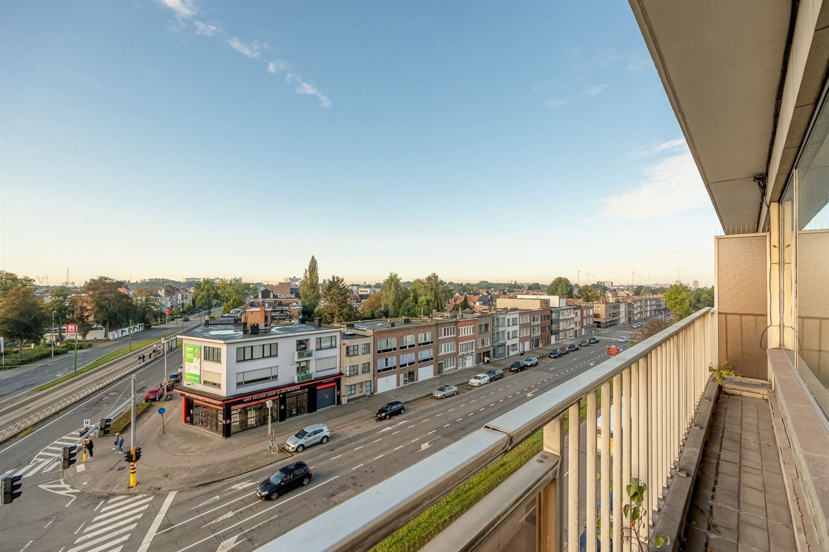 Ruim en licht appartement gelegen op een 5e verdieping. foto 12