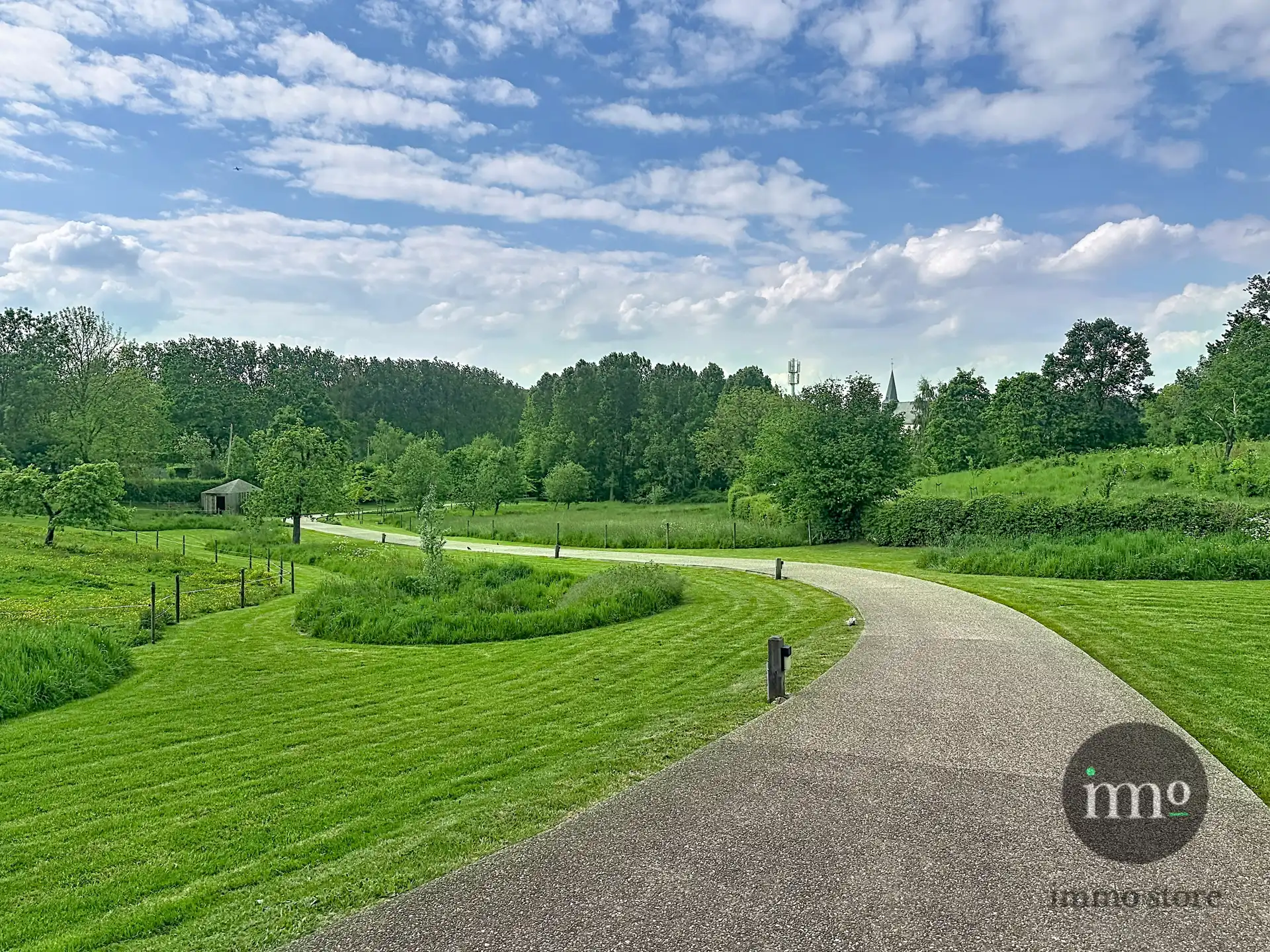 Stijlvol wonen in een uitzonderlijk groene setting foto 10
