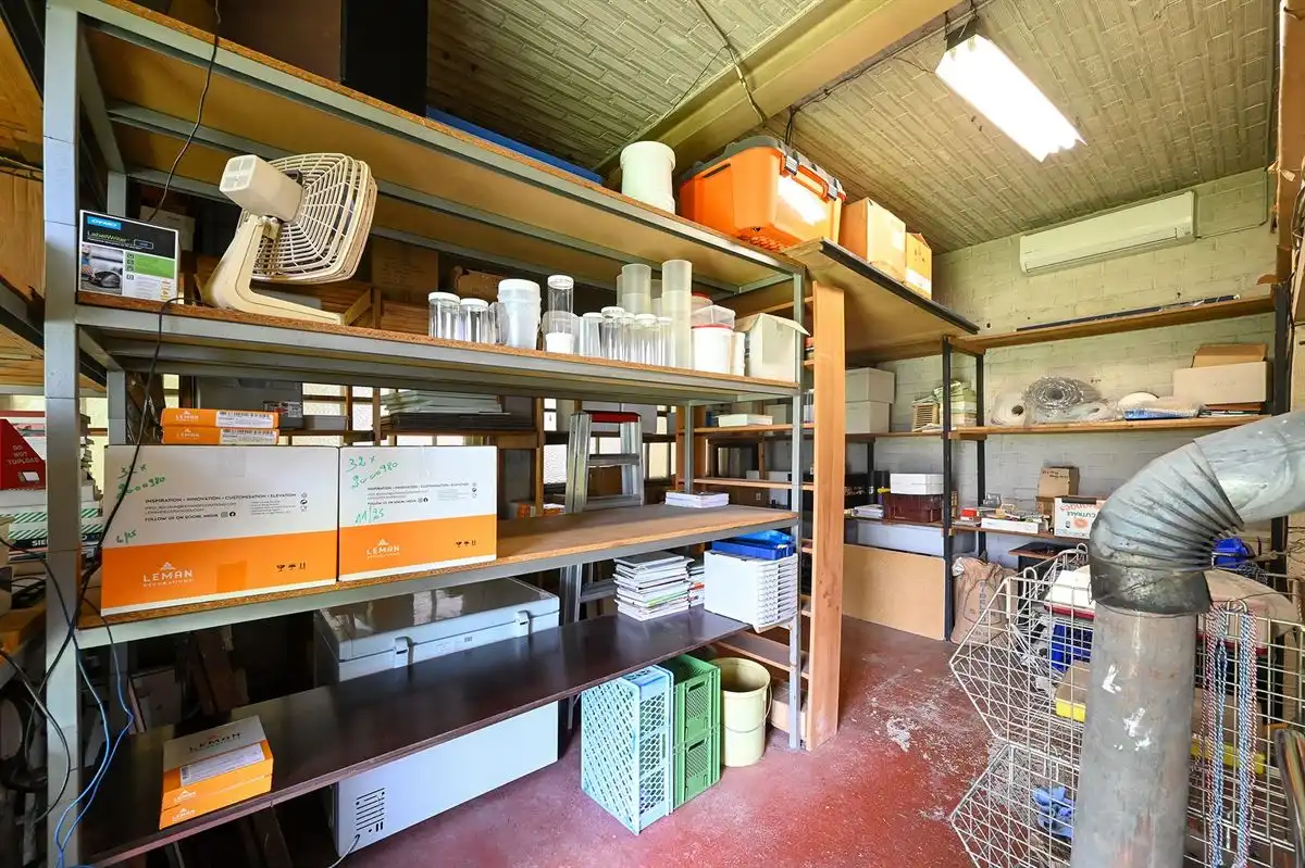 Te renoveren woning en magazijnen op 3100m² foto 10