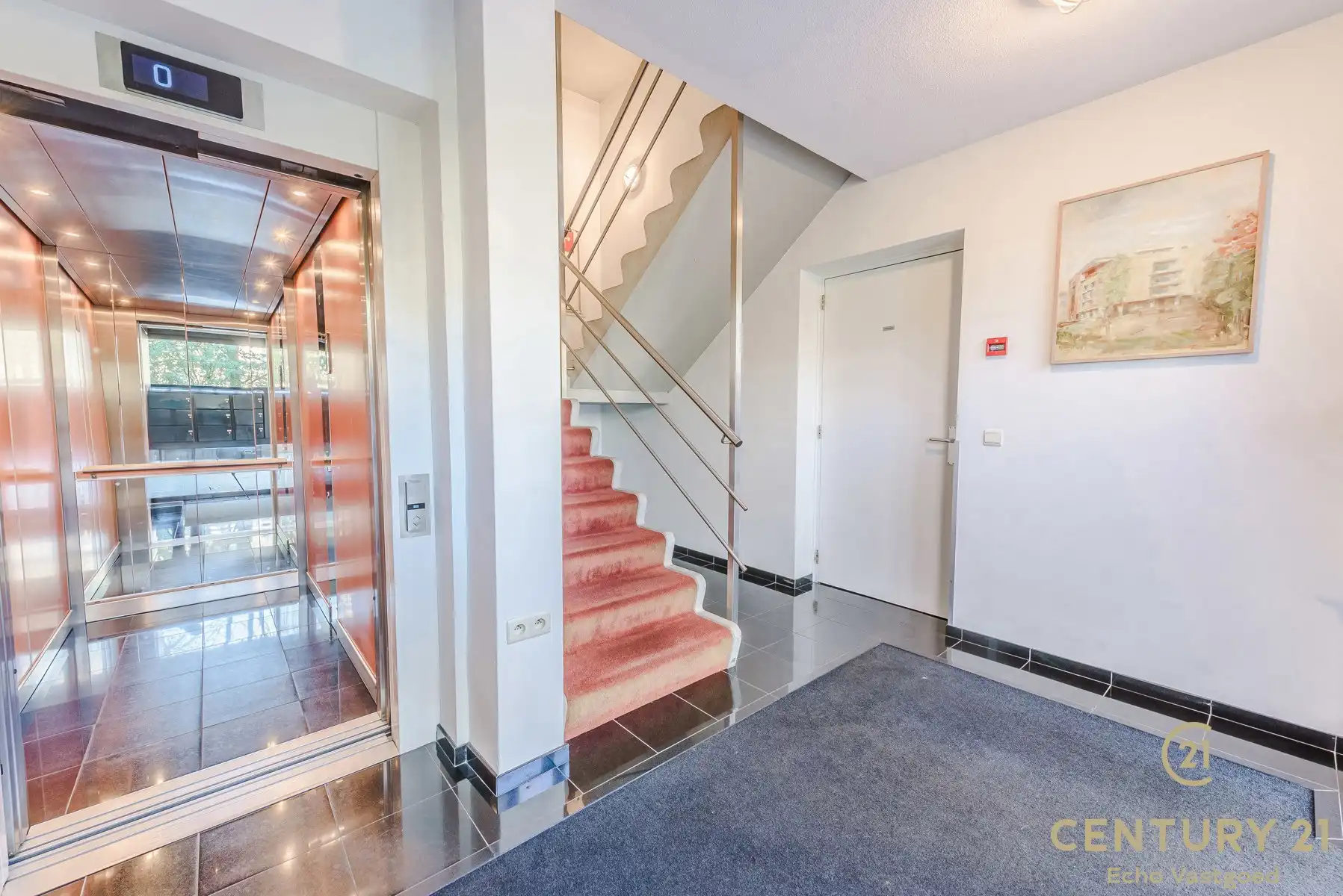 Ruim 2-slaap- 2badkamer appartement met terras en zwembad foto 2