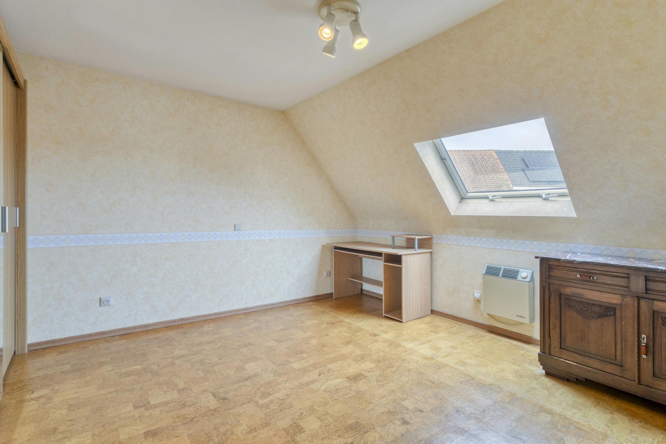 Huis met 4 slaapkamers, tuin en ruime garage in Maldegem foto 15