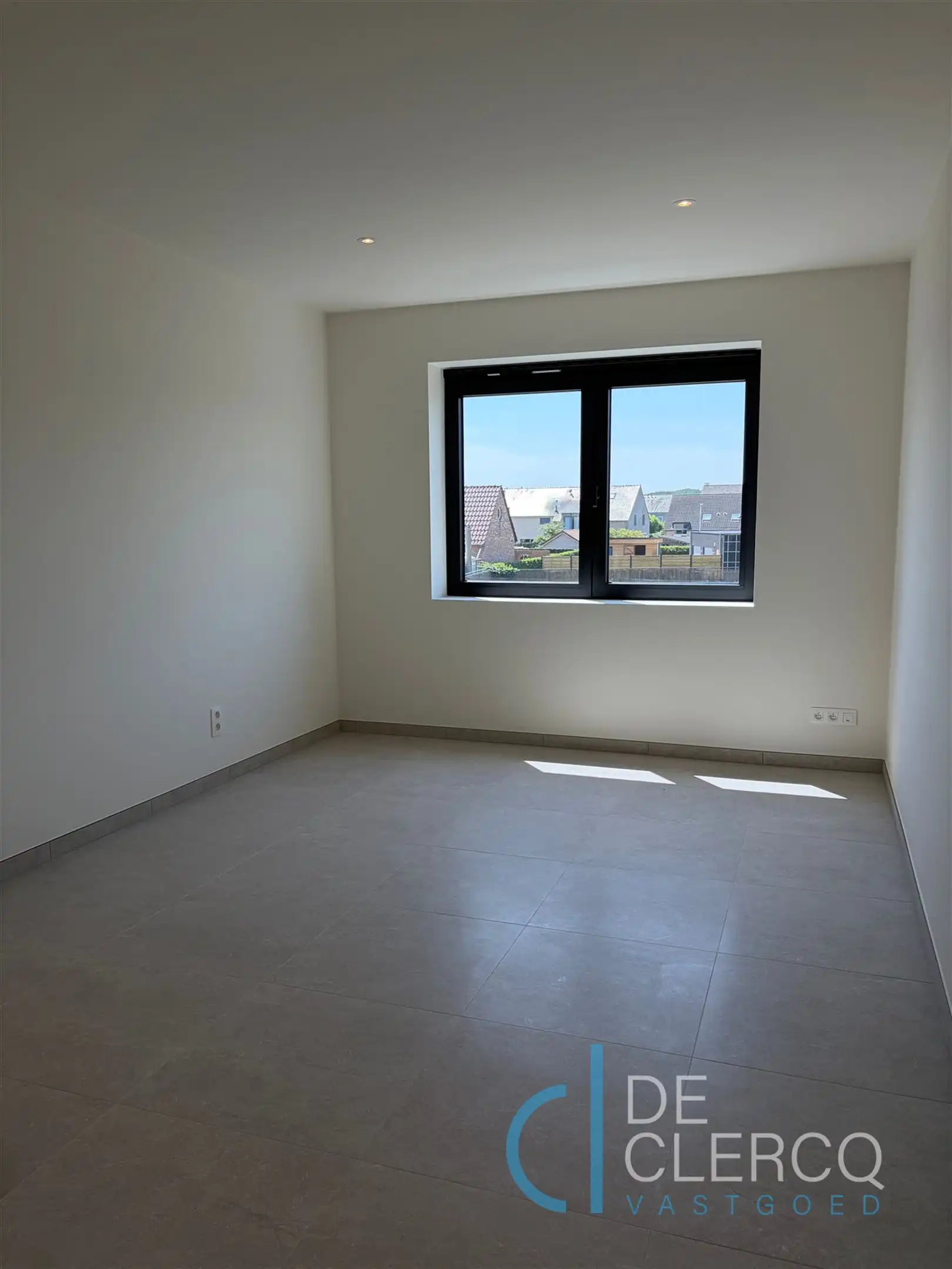 Halfopen woning met dubbele oprit te huur in Lochristi!  foto 10