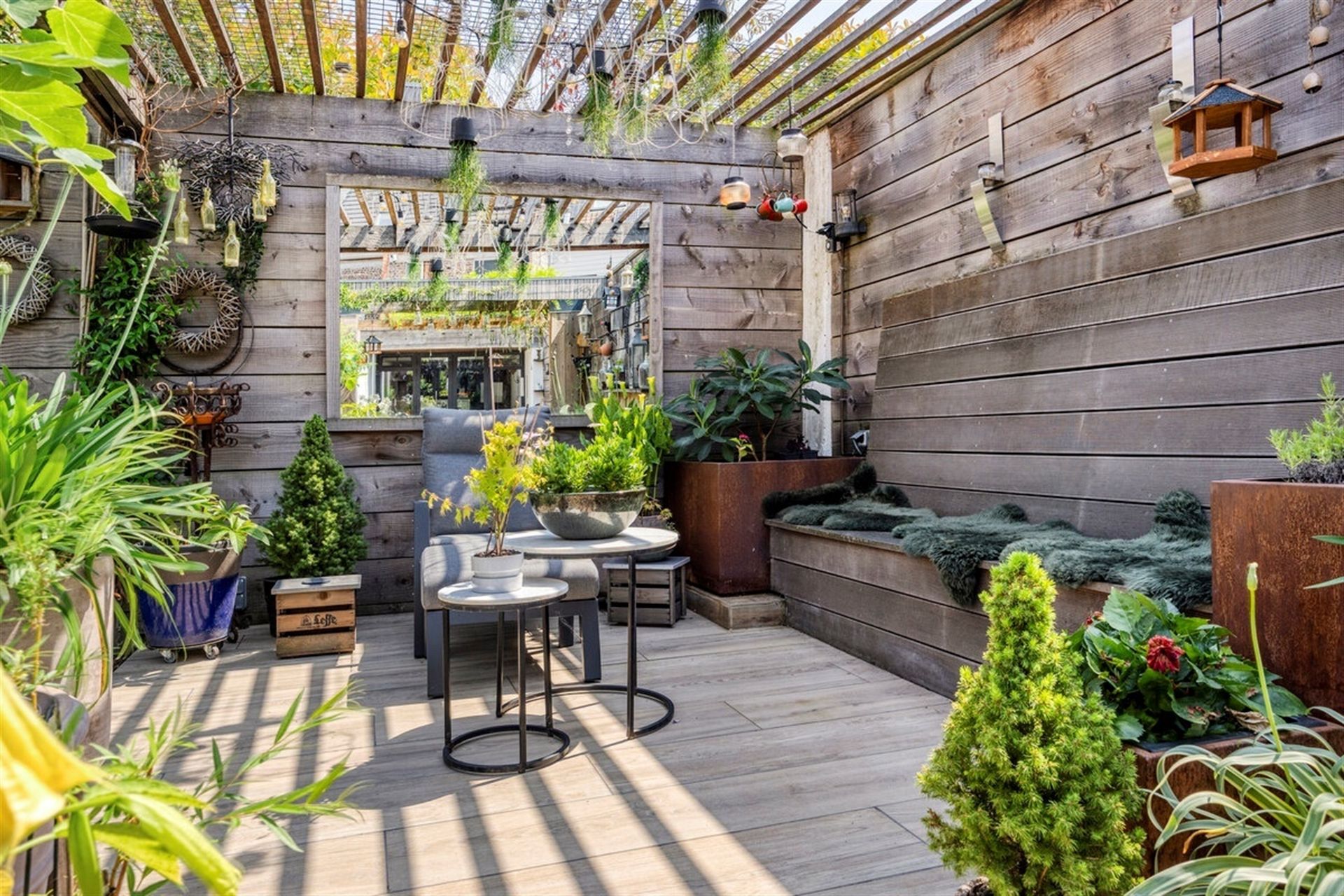 Instapklare woning met prachtige tuin foto 2