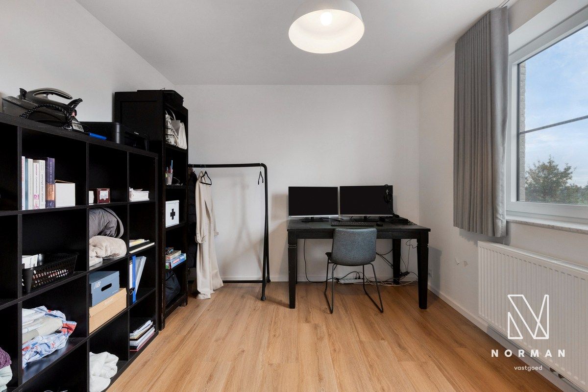 Recent gebouwde woning met 3 slaapkamers, landelijk uitzicht, garage en ruime tuin foto 15