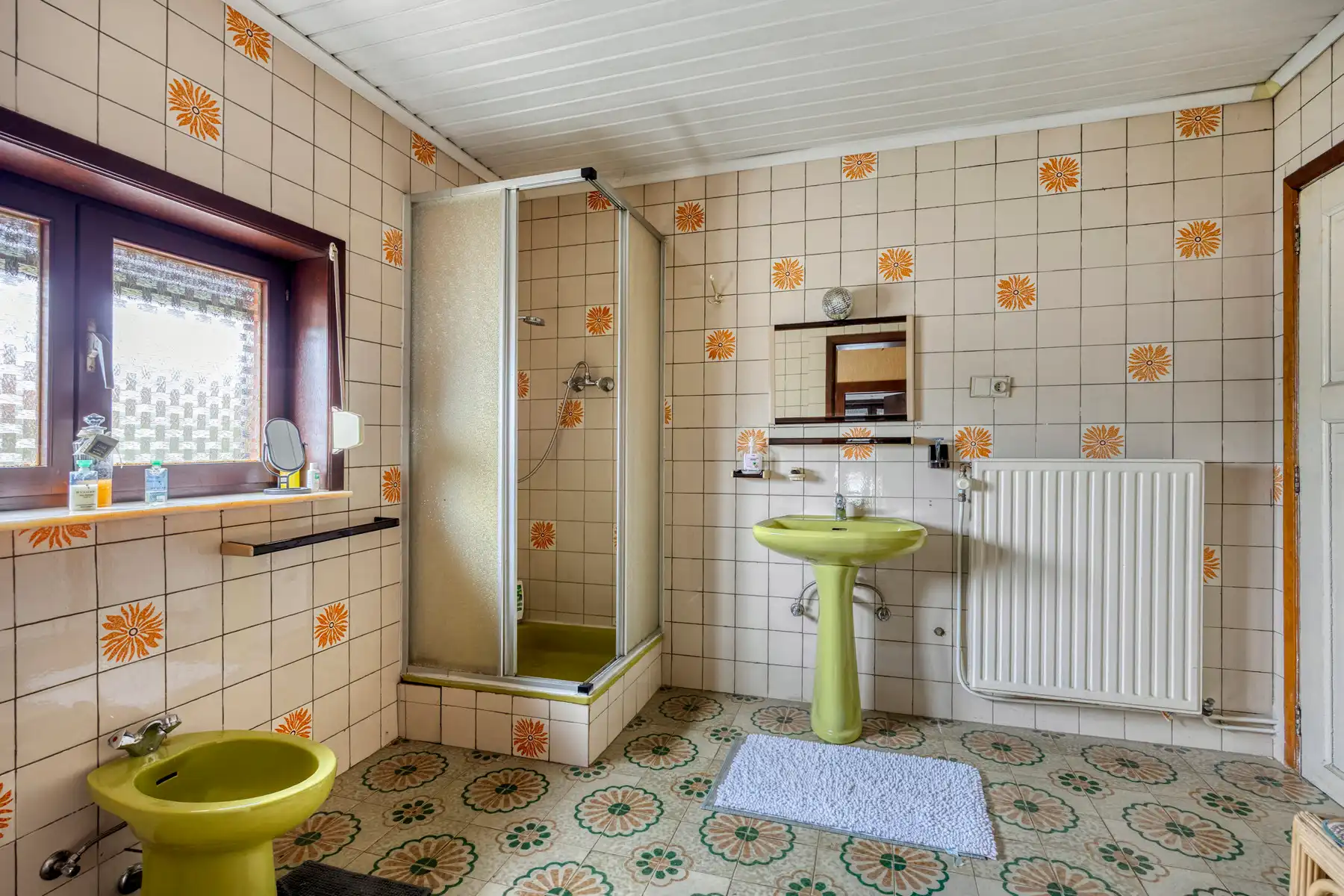 Te renoveren mijnwerkerswoning met 4 slaapkamers, en 2 badkamers. foto 28