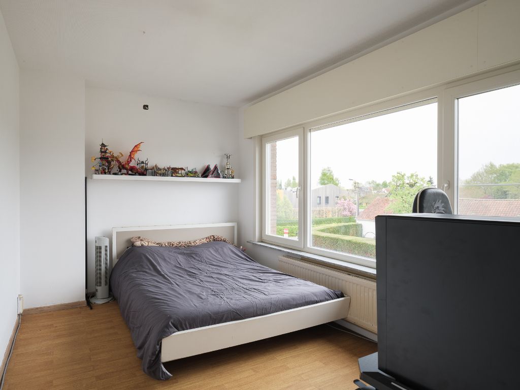 Merelbeke – op een boogscheut van Gent. Gunstig gelegen bel-étage woning (EPC B) met 4 kamers en een aangename tuin op een perceel van 245 m2. foto 17