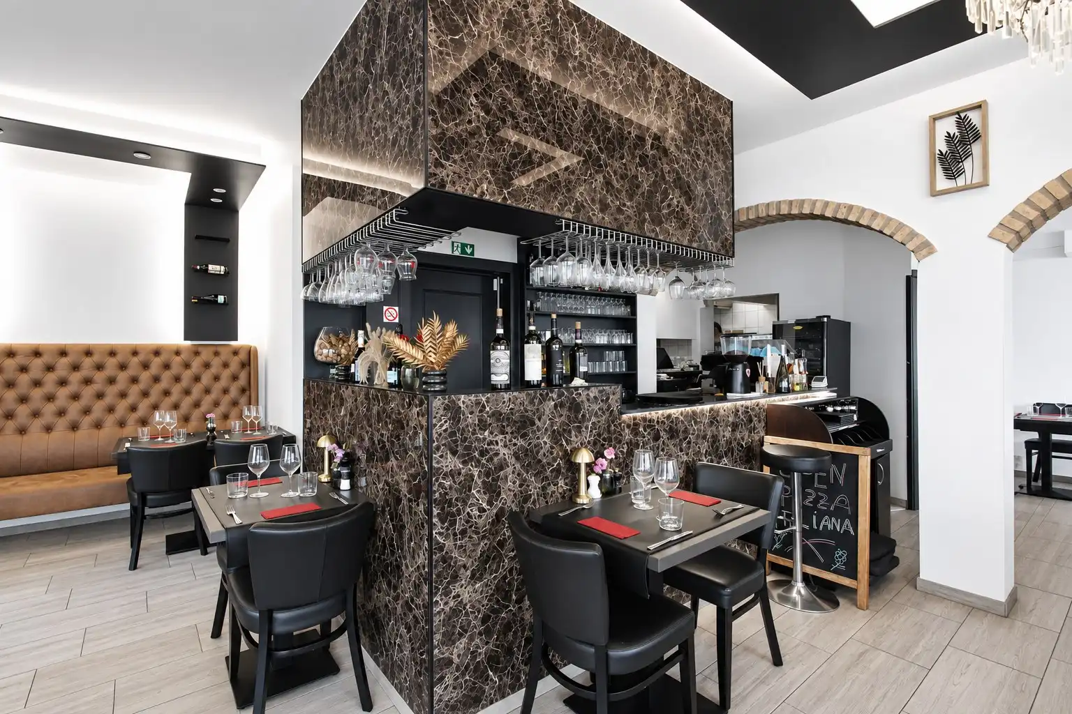 Verhuurd HOEK restaurant Kardinaal Mercierstraat 18 Heist te koop Bruto met bruto rendement van 7.85% foto 6