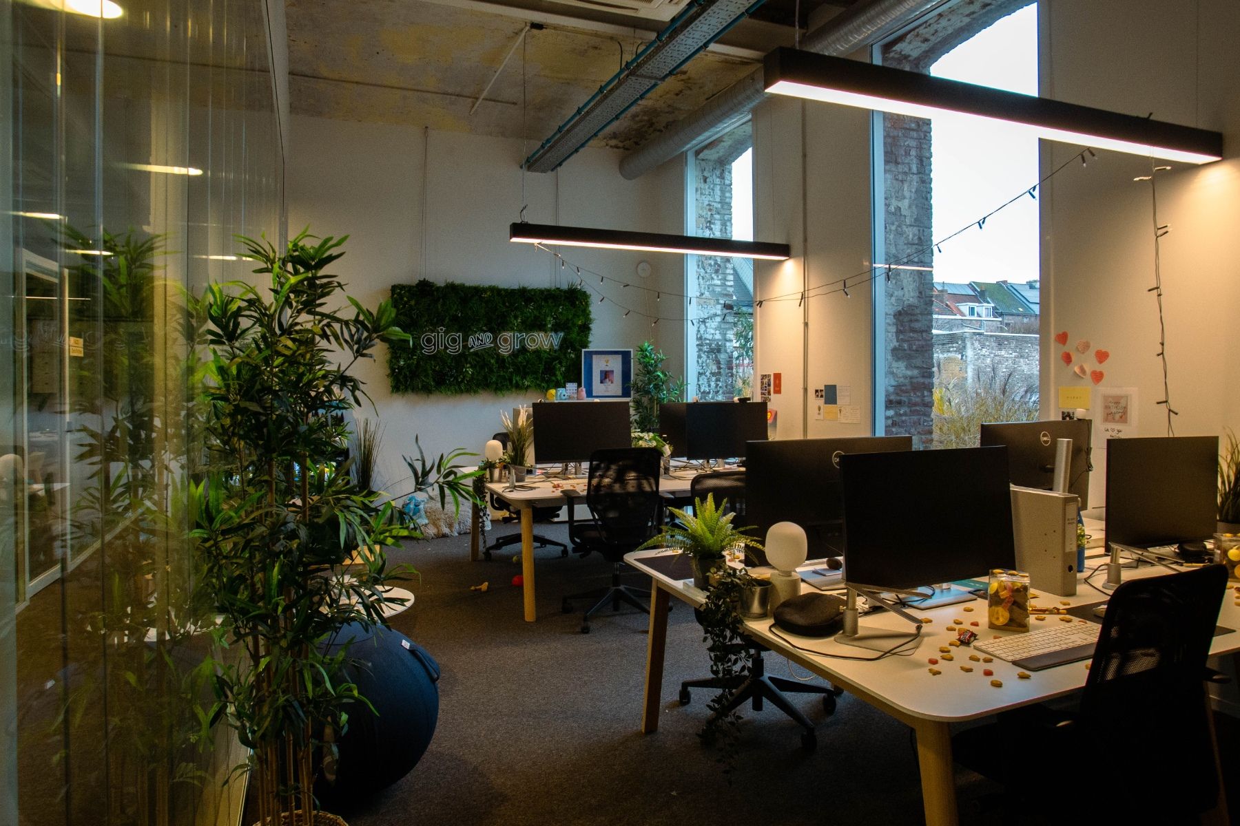 Kantoorruimtes vanaf 8 m² tot 215 m² in Gent. foto 8