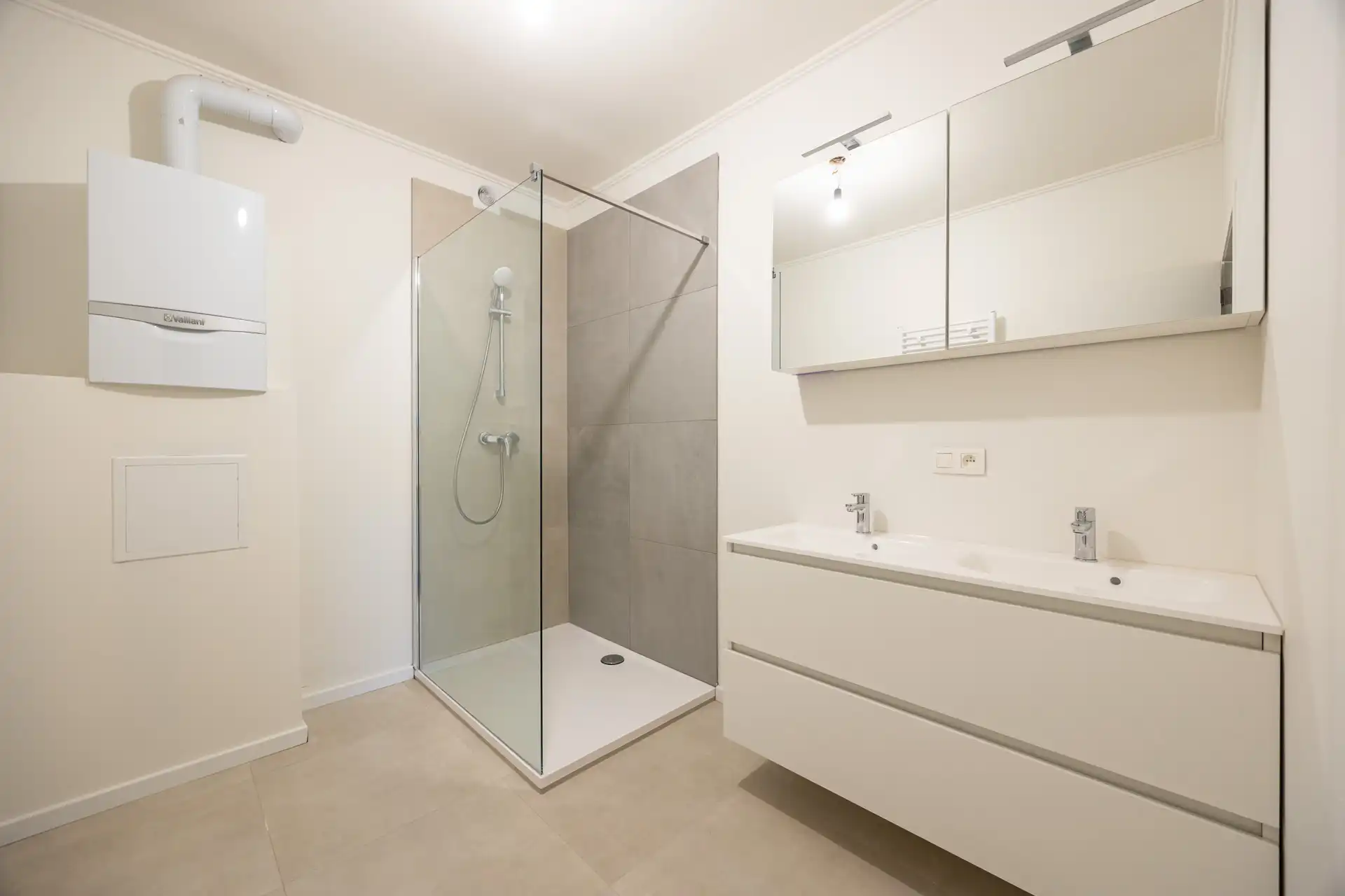 Lichtrijk gerenoveerd 3slpk-kamerappartement in Buizegemwijk foto 13