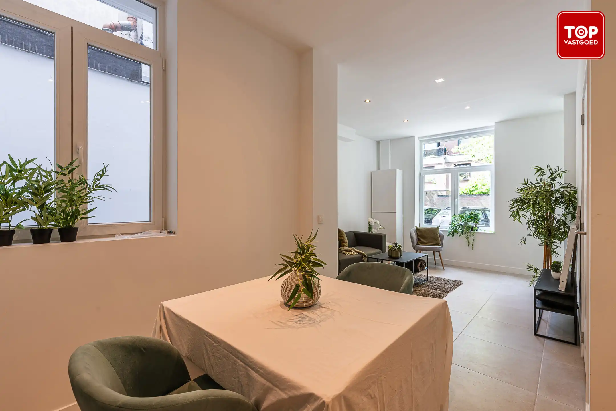Totaal gerenoveerde woning met EPC B. foto 10