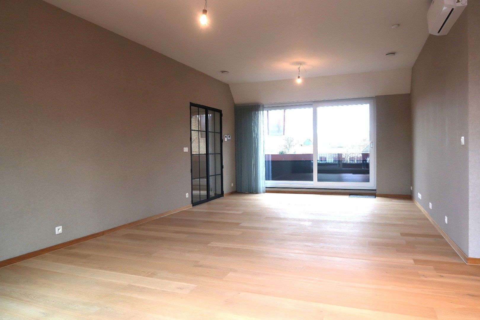 Stijlvol nieuwbouwappartement met 3 slaapkamers en 2 terrassen foto 2