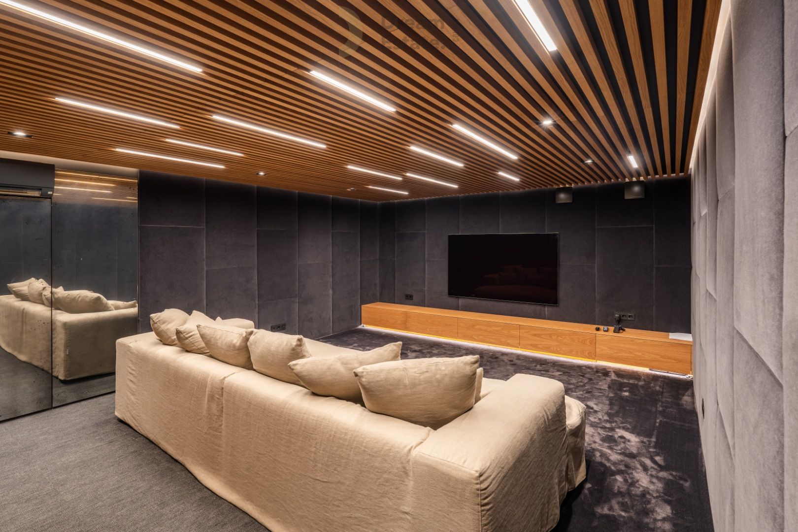 Unieke eerstelijns golfvilla in een exclusieve 'gated community' te Nueva Andalucia foto 40