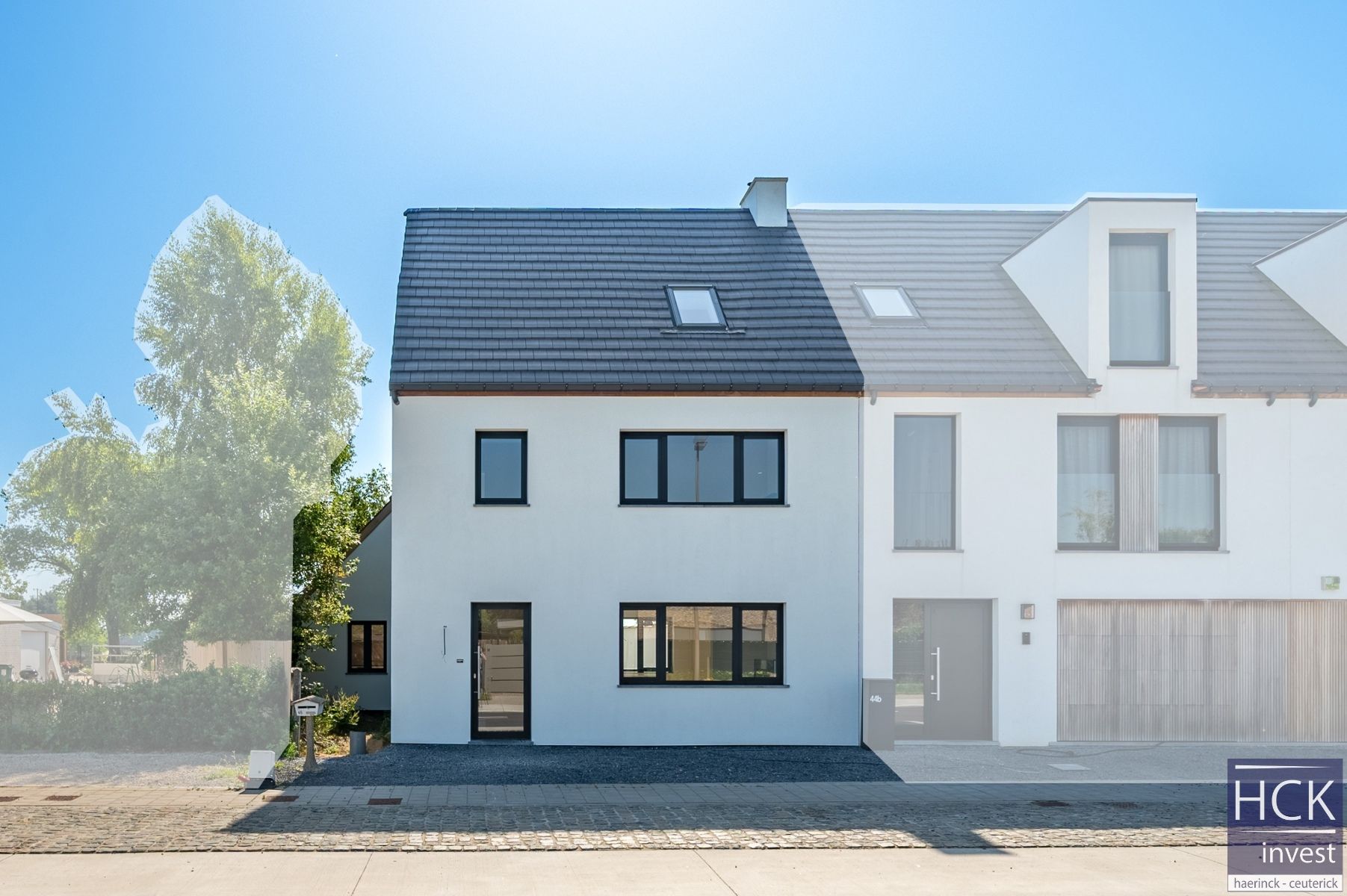 KRUISHOUTEM - Gerenoveerde en instapklare woning met 4 SLPK! foto 2