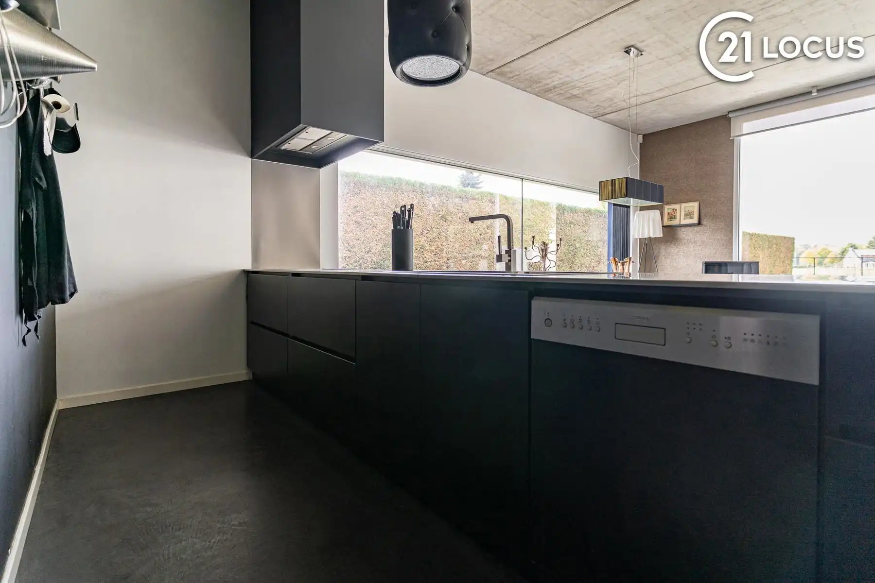 Handelsruimte met woonst & 6 parkings te koop in Kruibeke foto 20