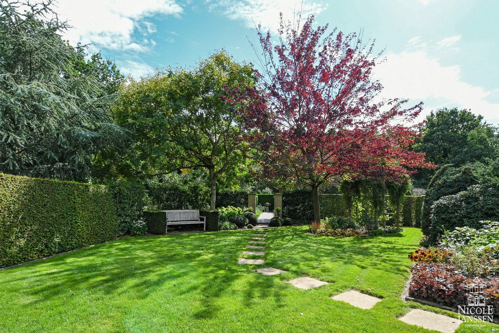 Verzorgde ruime woning met gelijkvloers praktijkgedeelte en prachtige tuin foto 36