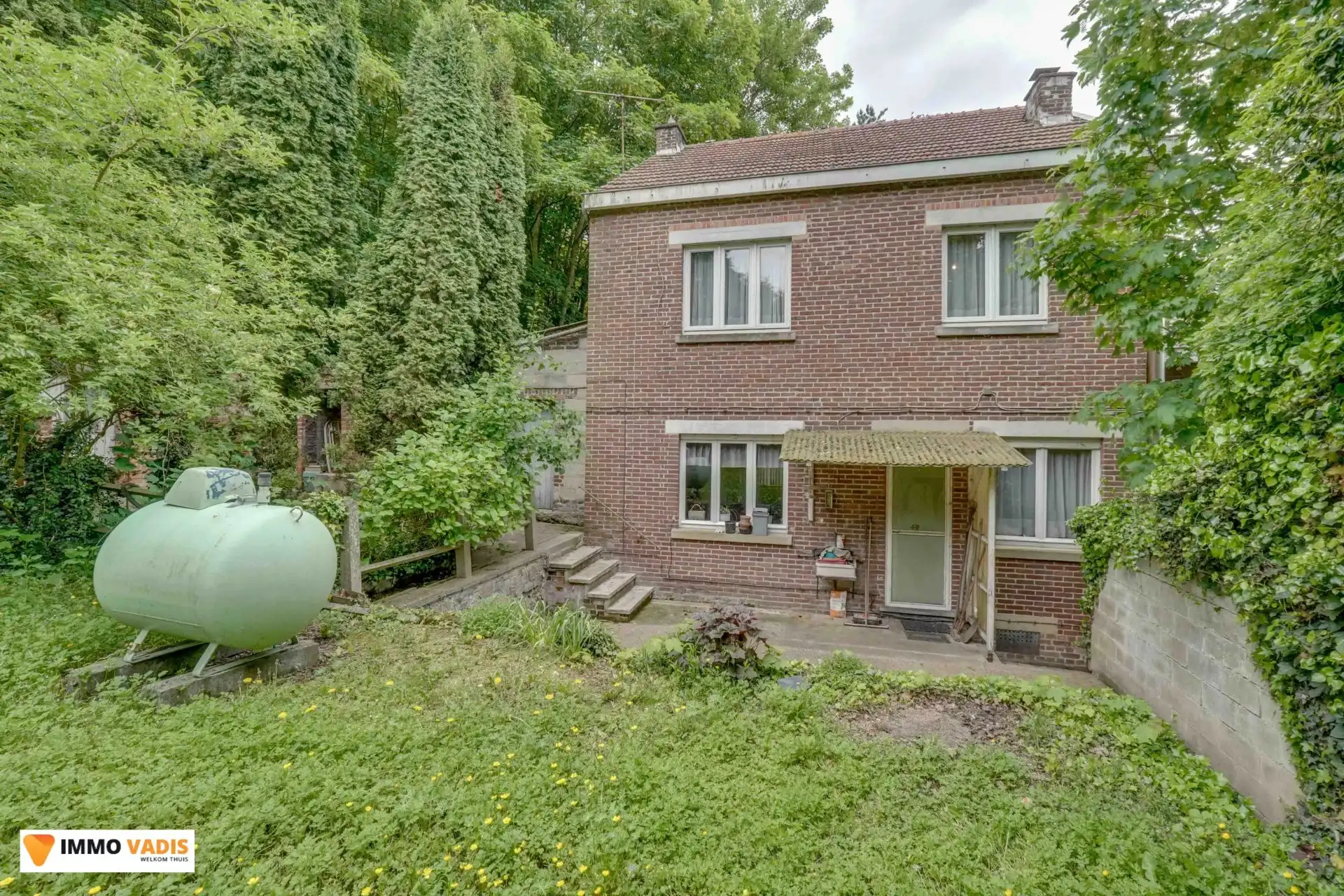 Huis  met 4 slaapkamers en dubbele garage foto 24