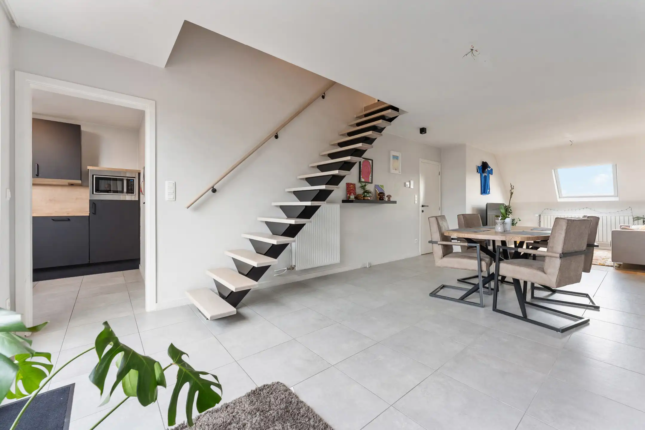 Instapklaar duplex appartement te Bilzen foto 6