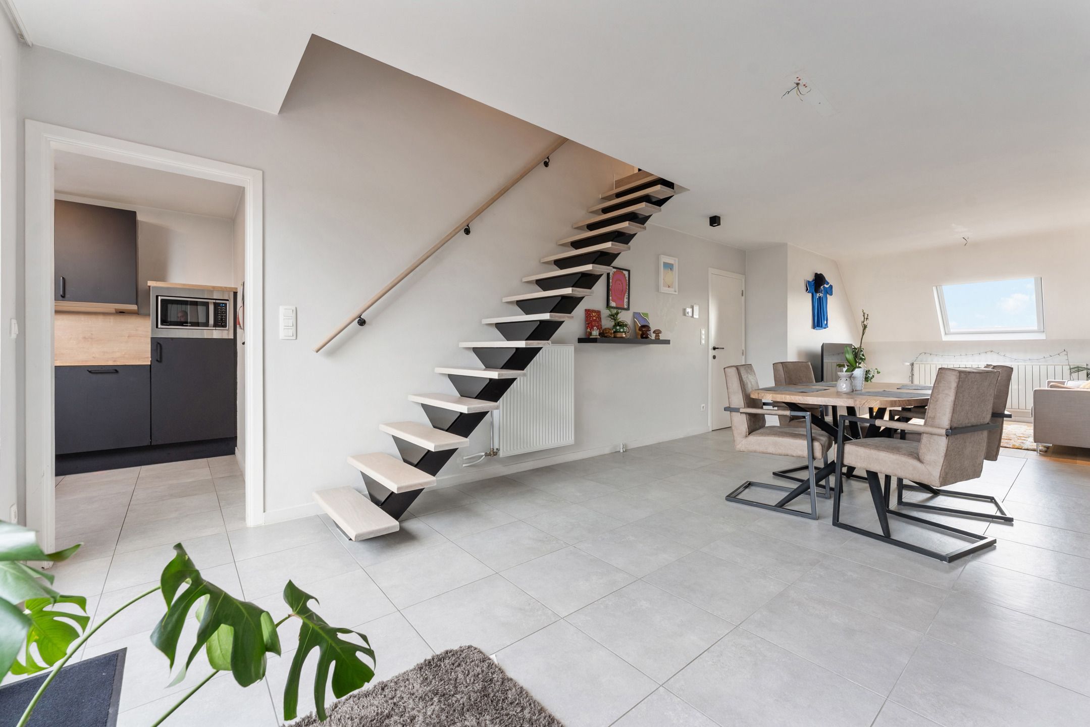 Instapklaar duplex appartement te Bilzen foto 6