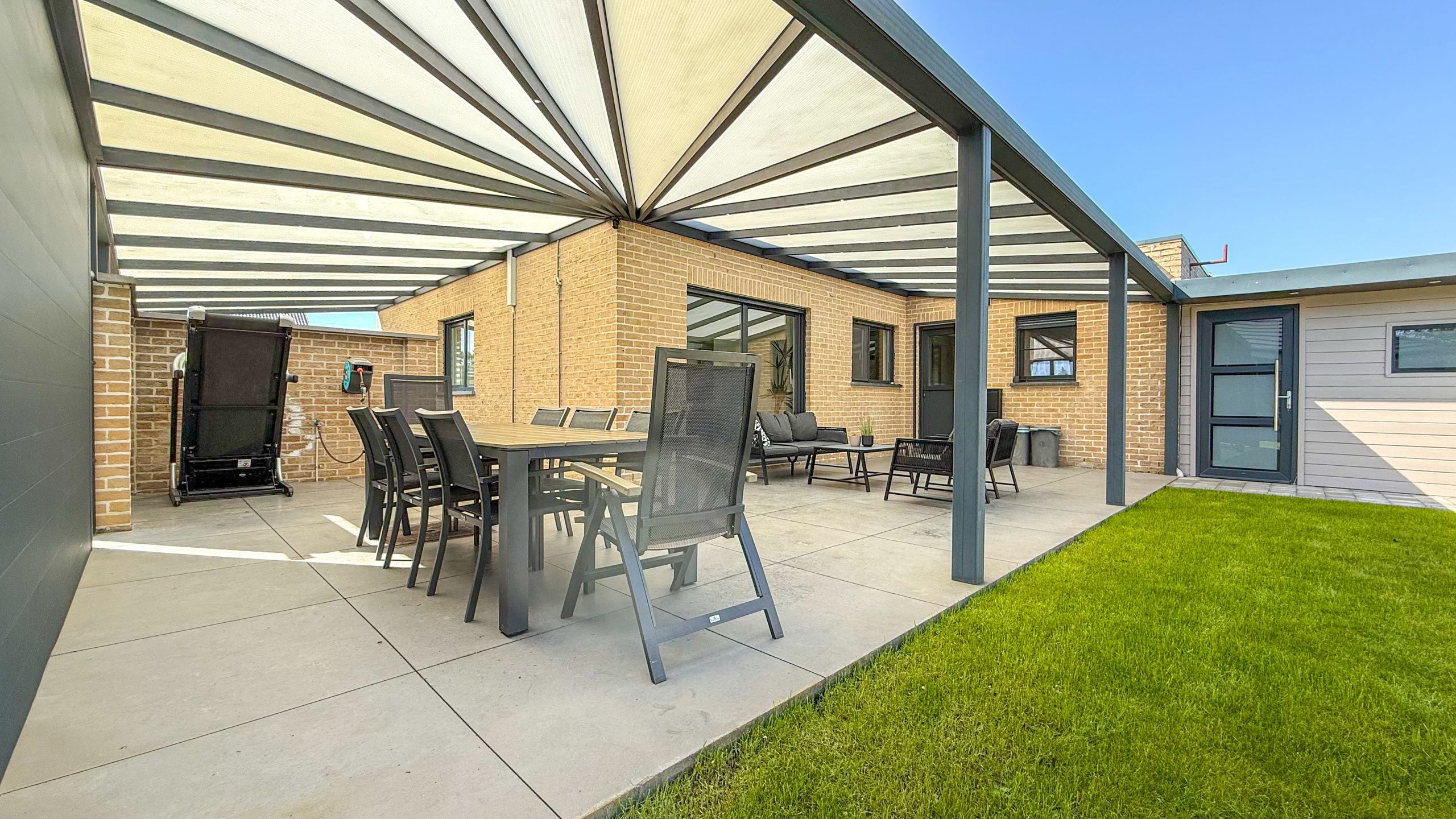 Instapklare woning met 4 spks en volledig aangelegde tuin! foto 43