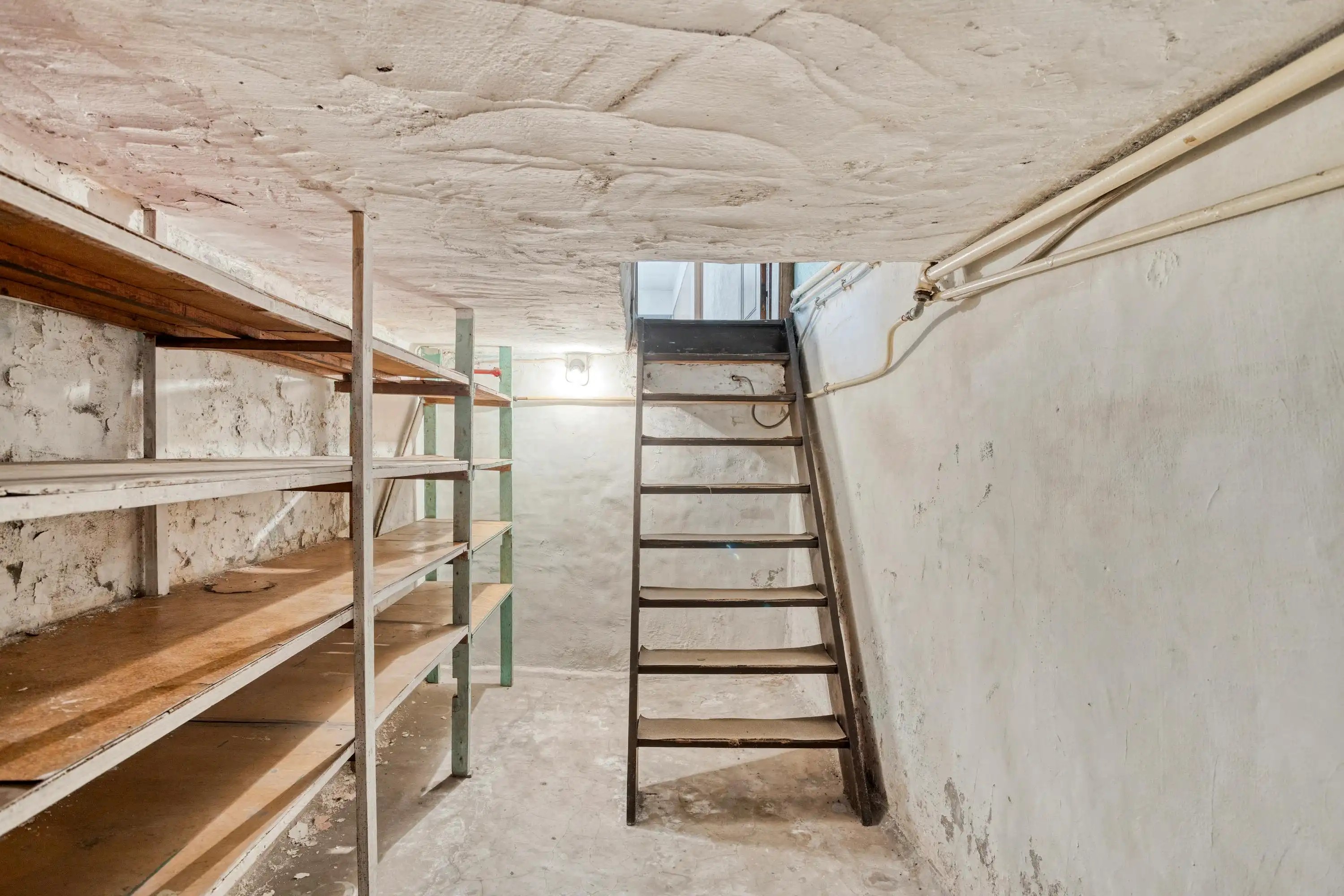 Karaktervolle renovatiewoning in Izegem met veel potentieel! foto 16