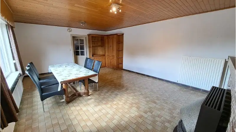 Vrijstaande woning met 4 slaapkamers en dubbele garage&nbsp;te huur in Zwevezele foto 3