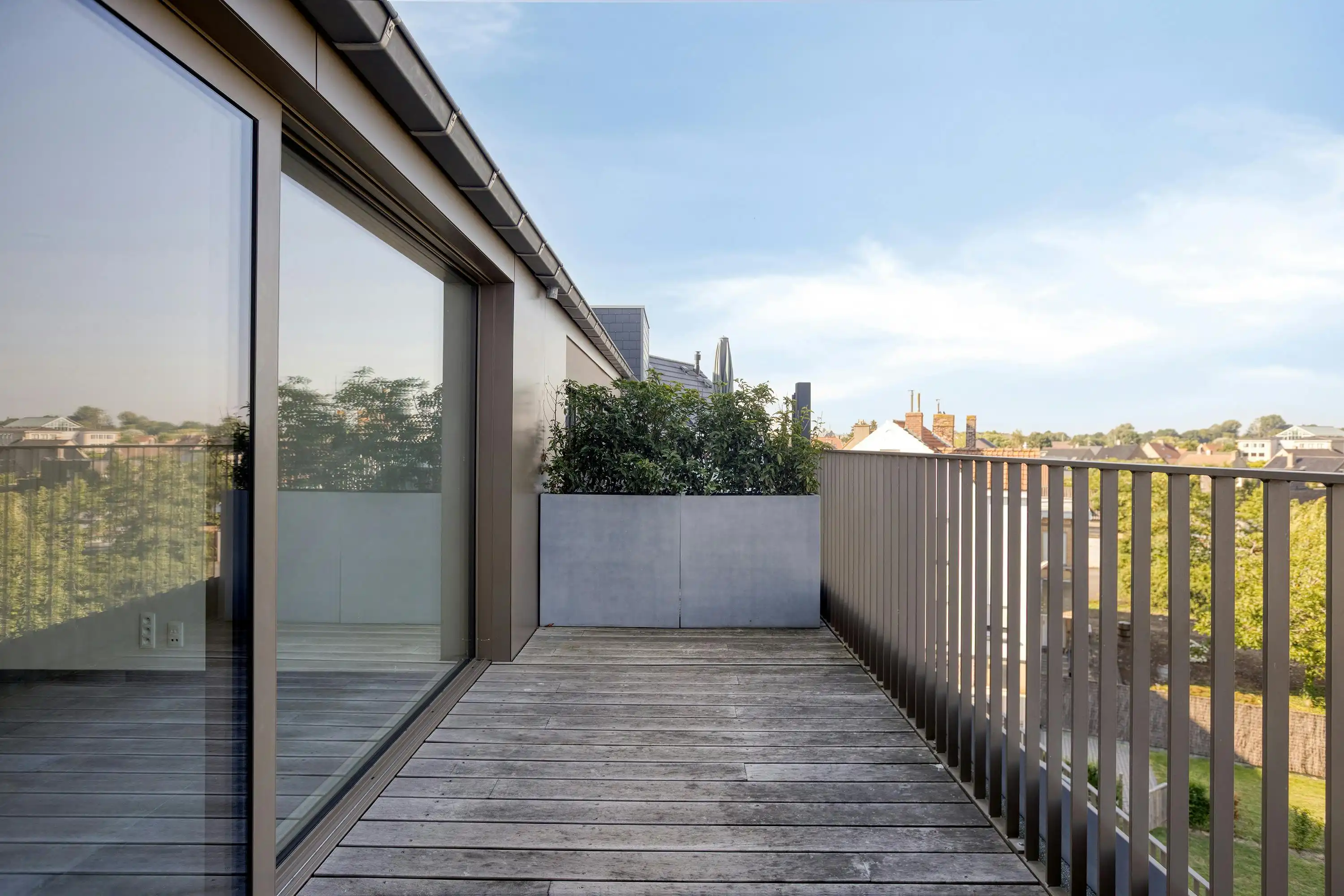 Ruim appartement te koop in Ieper met twee kamers en terras foto 8