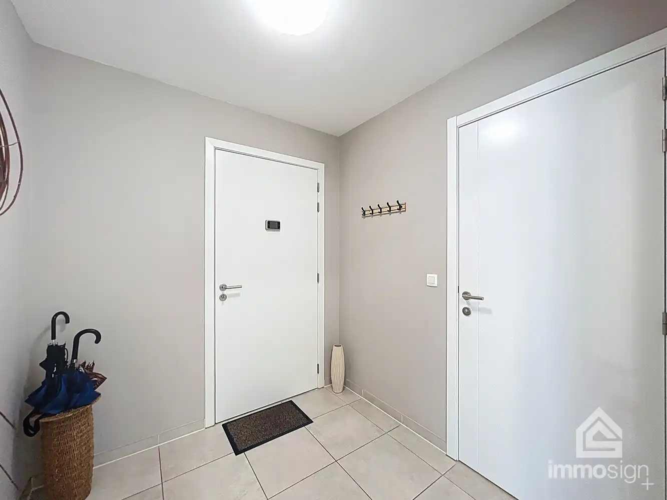 Assistentiewoning met 2 slaapkamers, terras, autostaanplaats en berging in hartje Bocholt! foto 2