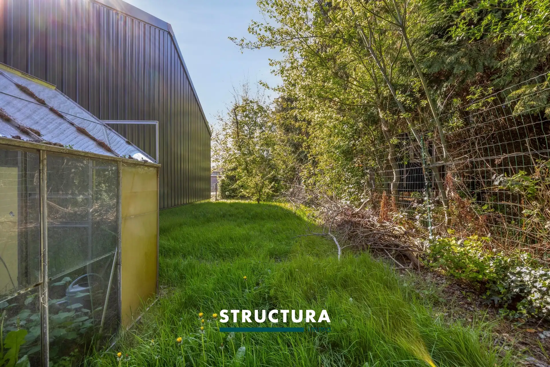 Centraal gelegen renovatiewoning met tuin foto 9