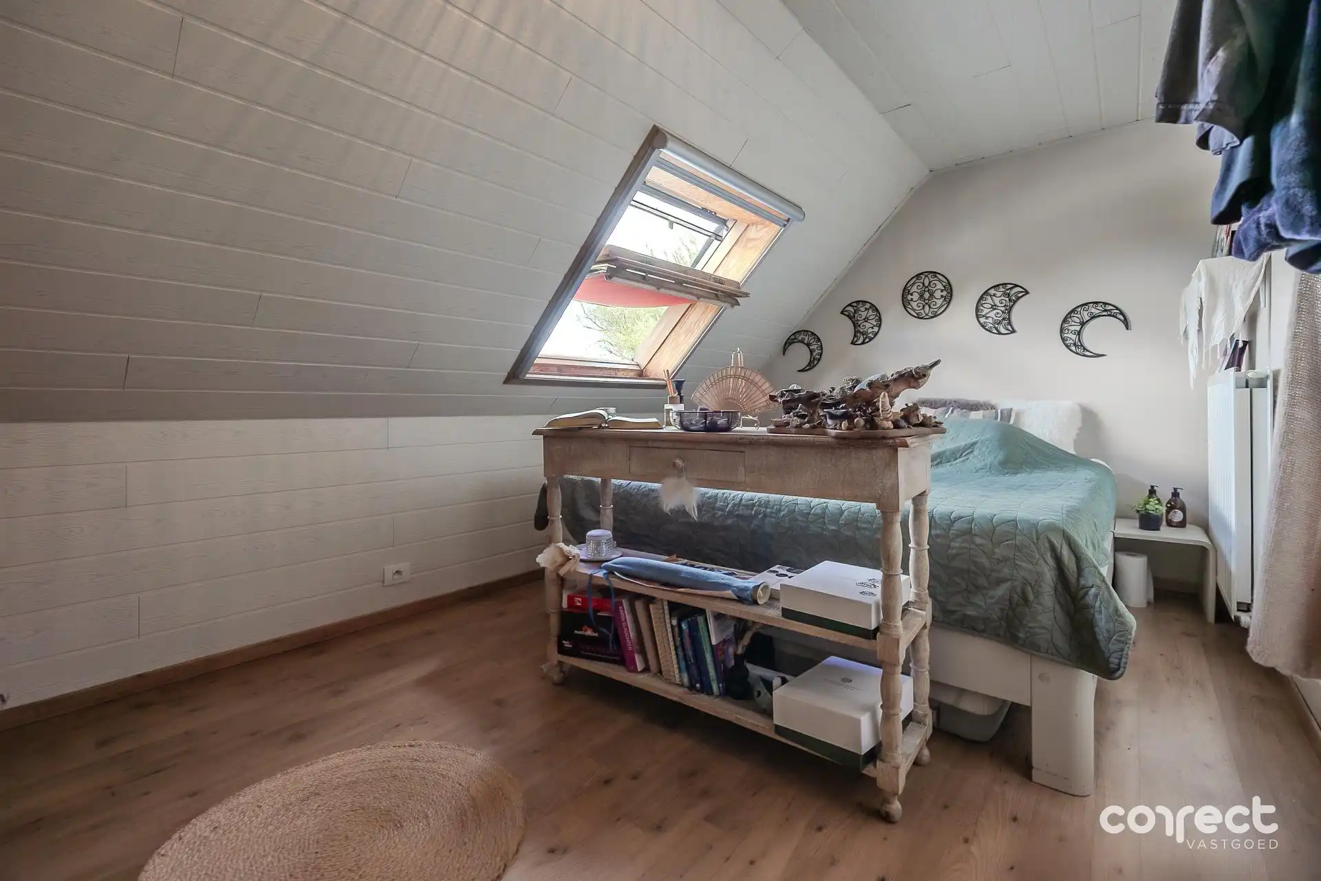 Op een perceel van 1.023 m² bevindt zich deze ruime villa met vier slaapkamers, rustig gelegen in Pervijze.  foto 9