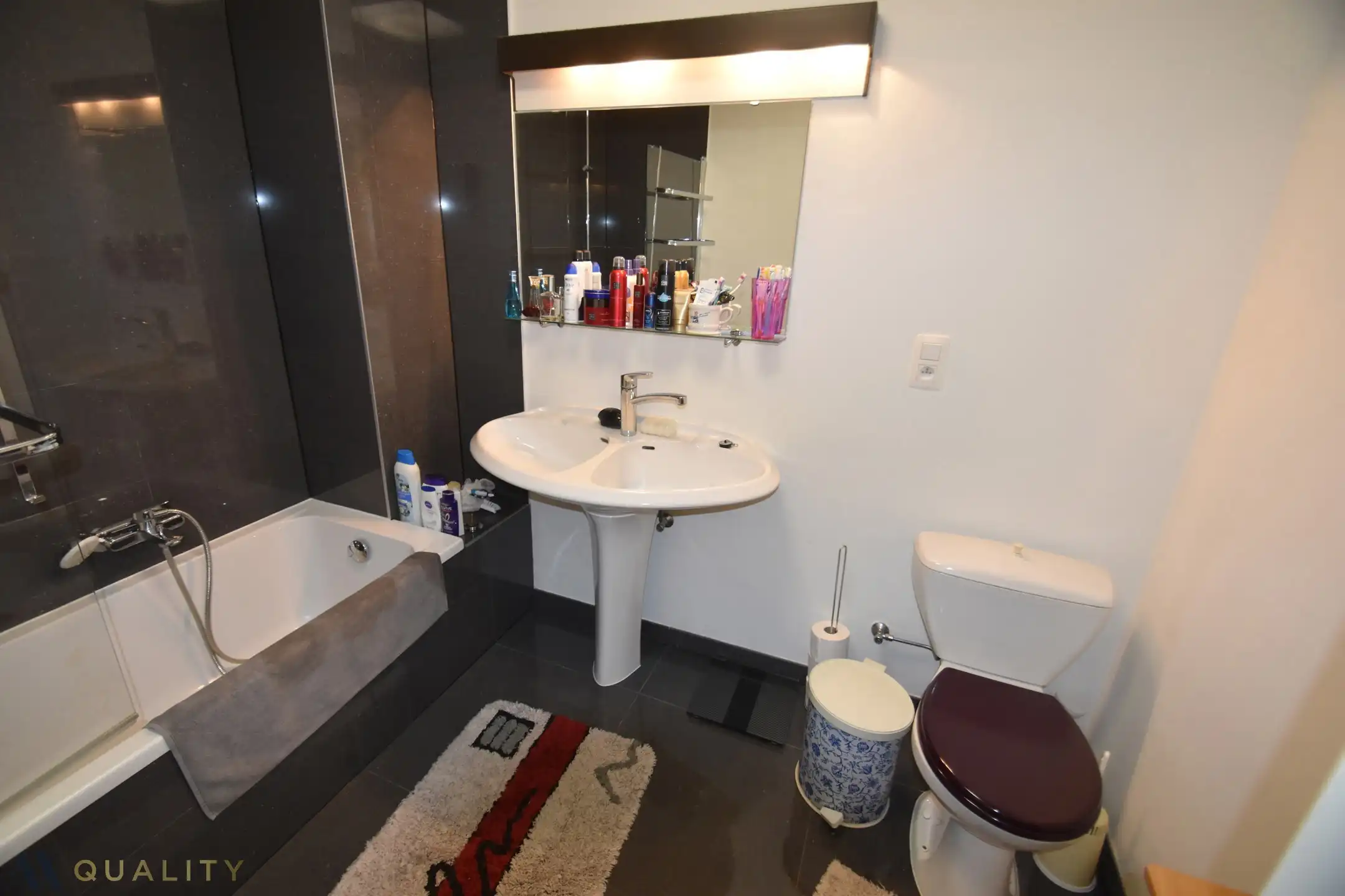 Ruim 3-slpk. duplex-appartement met garage, groot, zonnig terras en ruime bergzolder foto 12