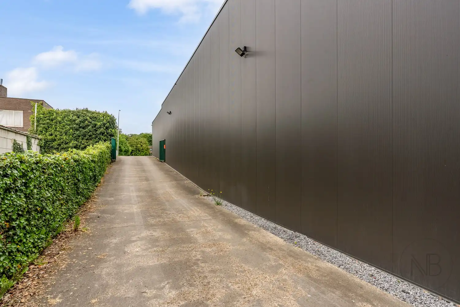 Ruim magazijn van ca. 2.000 m² op toplocatie in Genk-Zuid foto 6