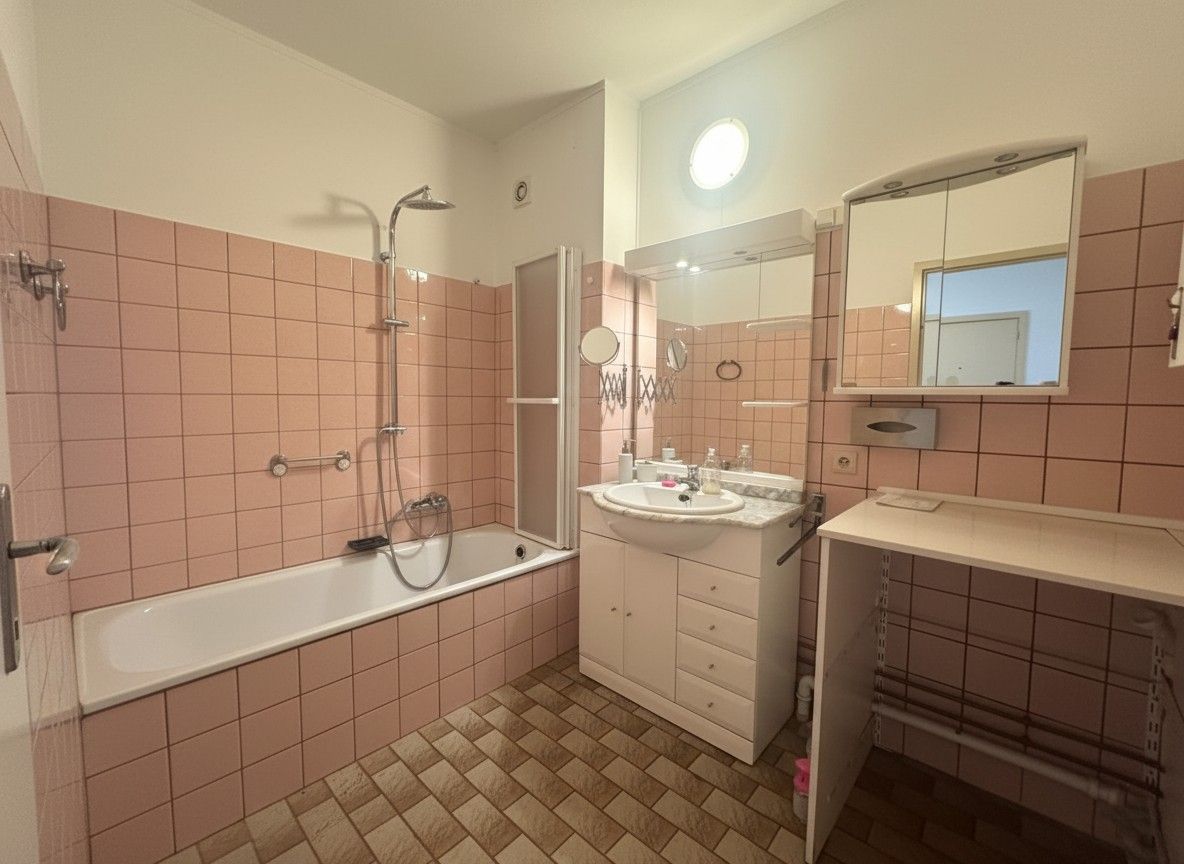ZEER RUIM APPARTEMENT AAN DE STADSRAND foto 8
