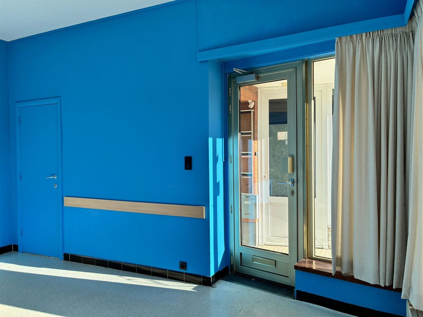 Handelspand centrum Lennik TE HUUR foto 5