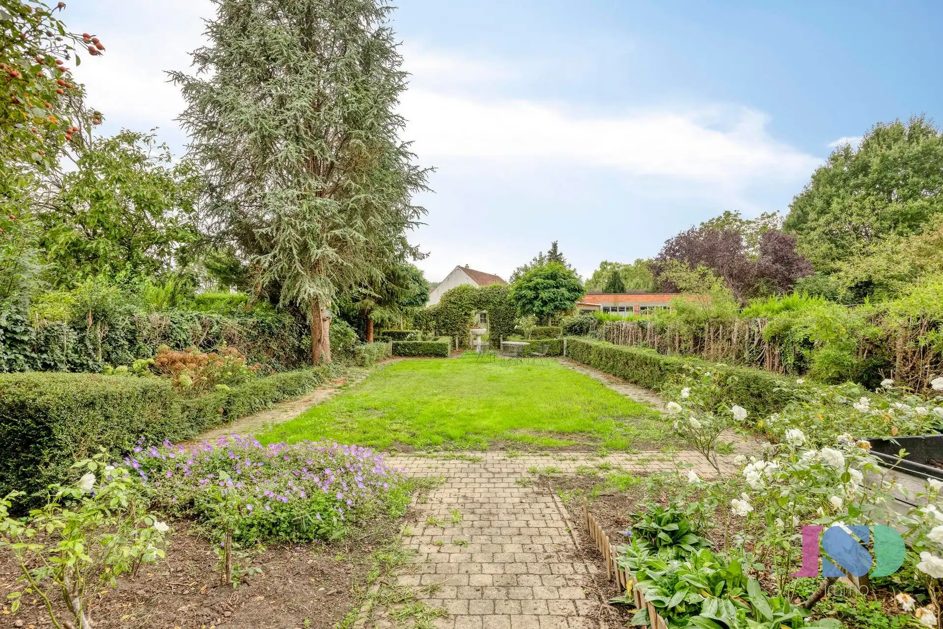 Karaktervolle woning met 8 kamers foto 35