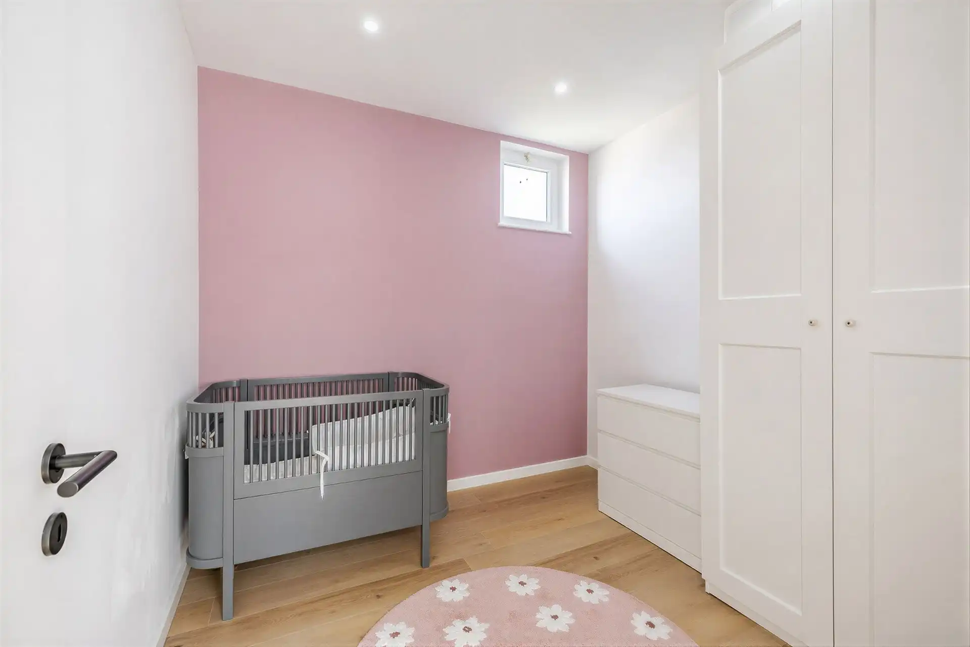 Top gerenoveerde woning met 3 slks op gunstige ligging foto 19