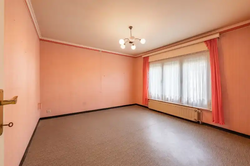 Kloeke te renoveren stadswoning met 4 slaapkamers, inpandige garage in centrum Kortrijk TE KOOP foto 17