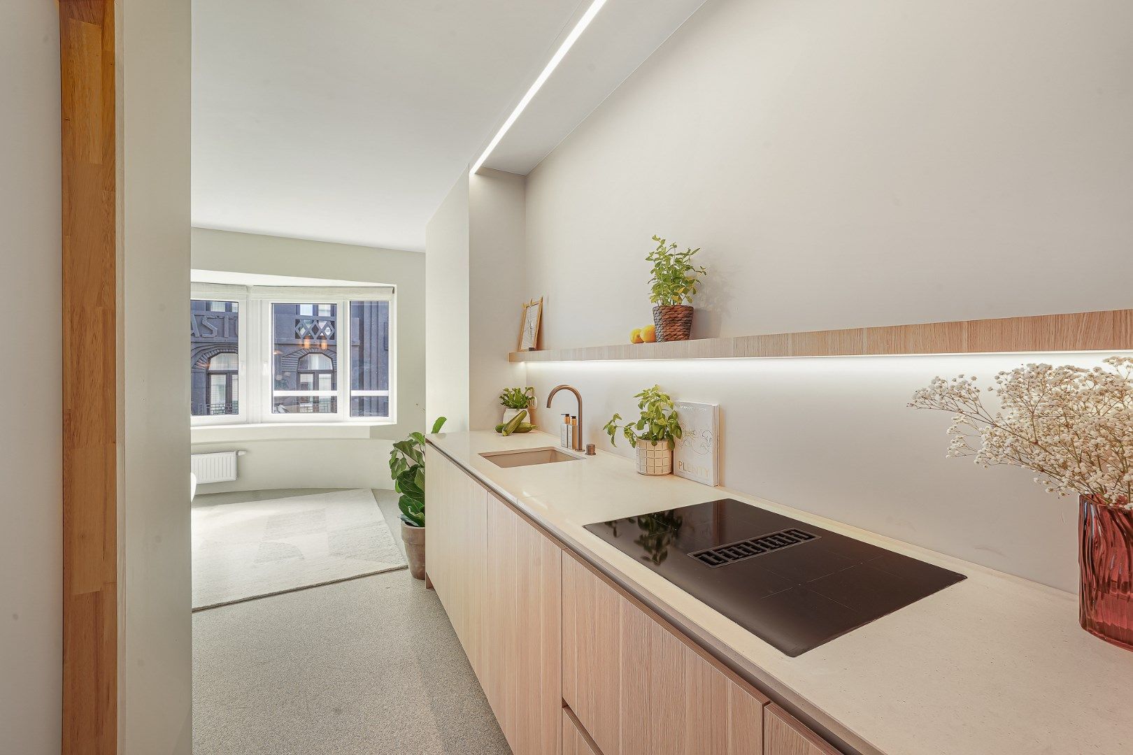 Luxueus gerenoveerd appartement met lateraal zeezicht foto 14