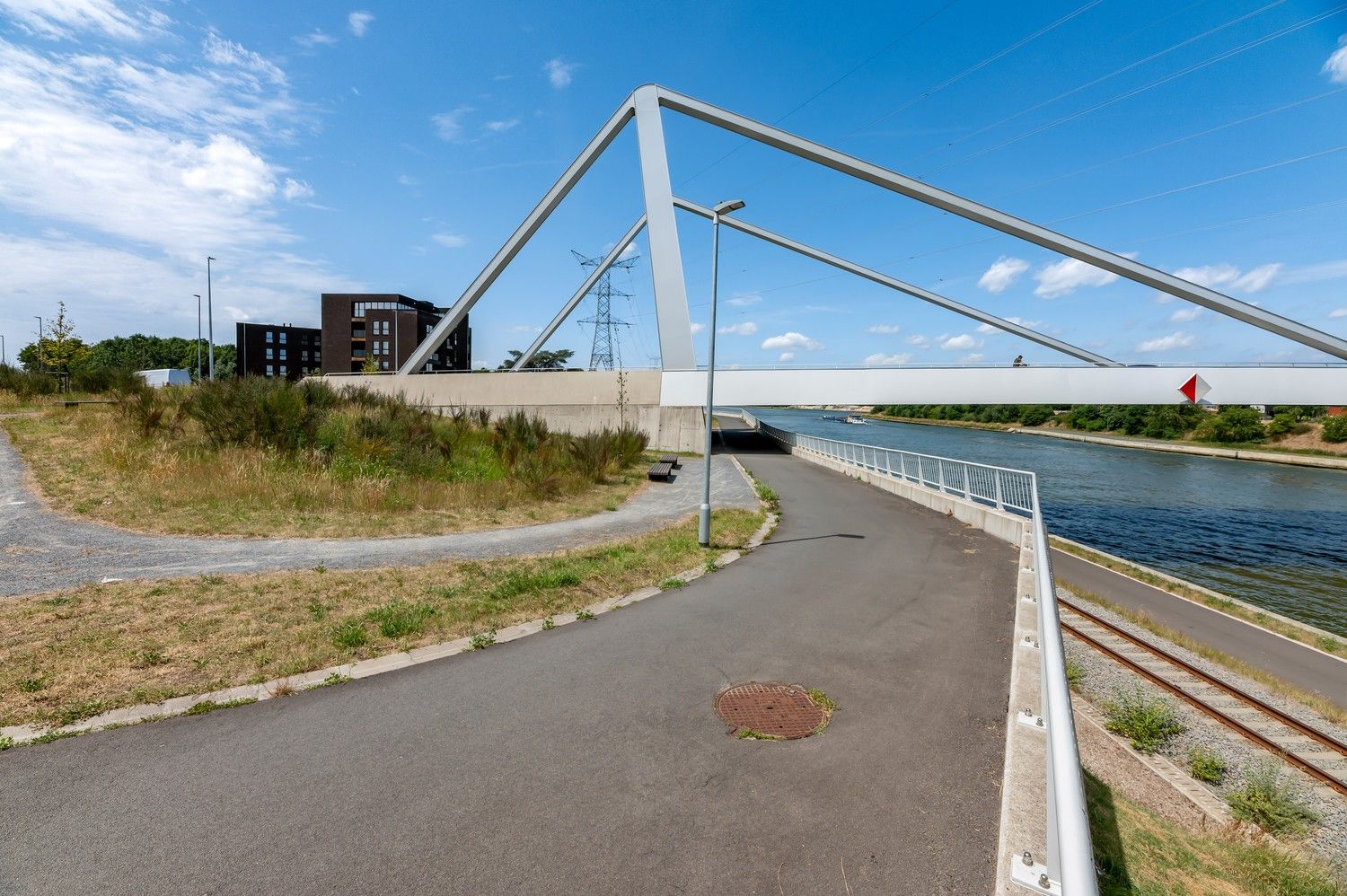 Exclusieve penthouse met panoramisch terras en uitzicht op het Albertkanaal. foto 28