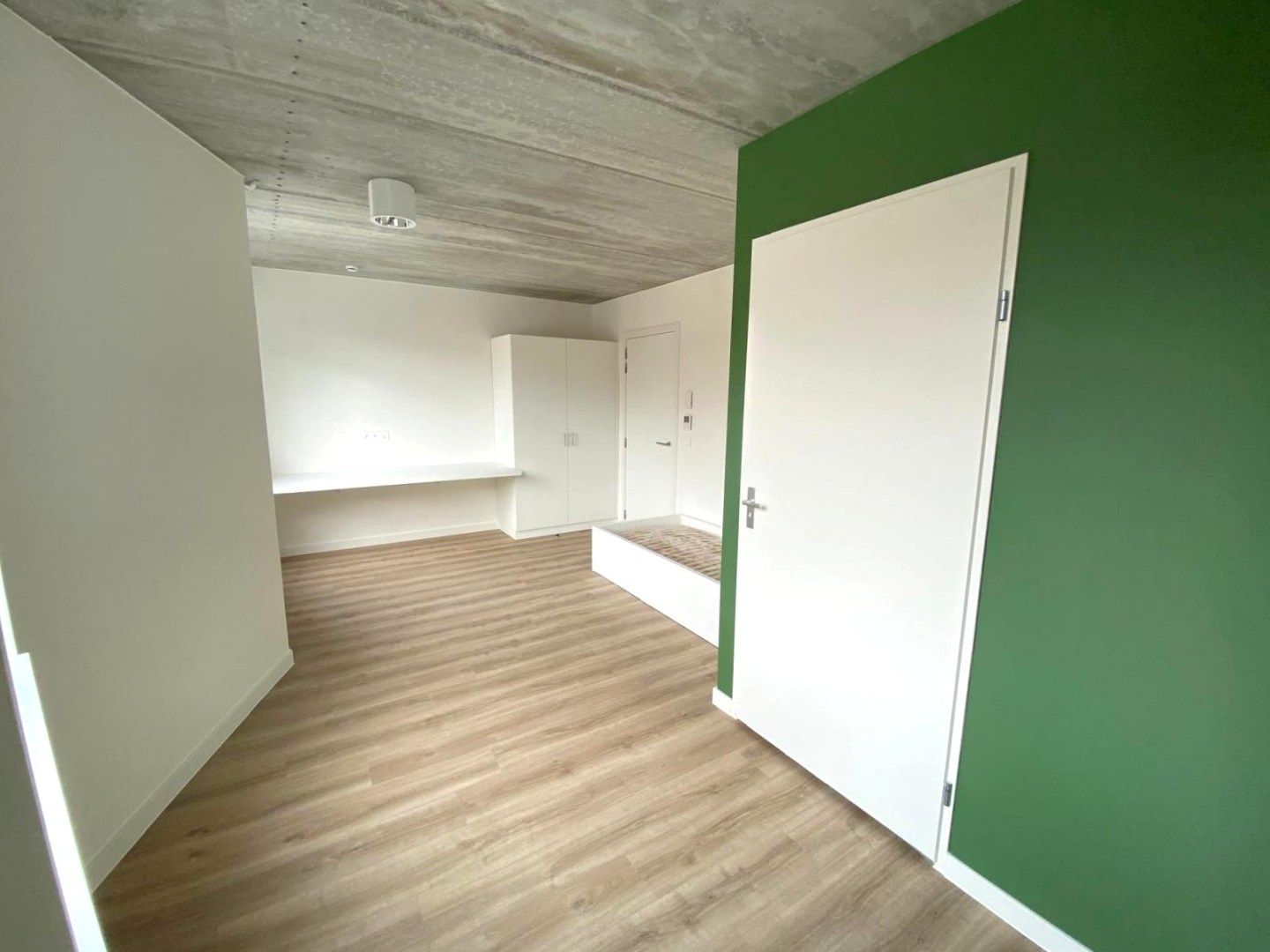 Studentenkamer (25,5 m²) te koop in "Residentie Amand 47" op het Sint-Amandsplein te Kortrijk foto 4