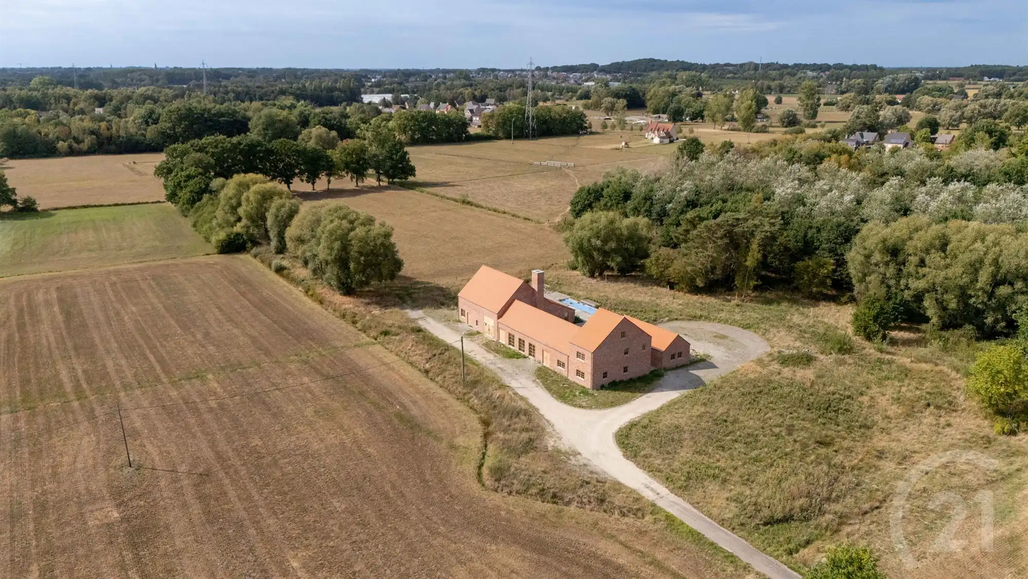 Prachtige en idyllisch gelegen hoeve (casco) op 4 hectare! foto 13