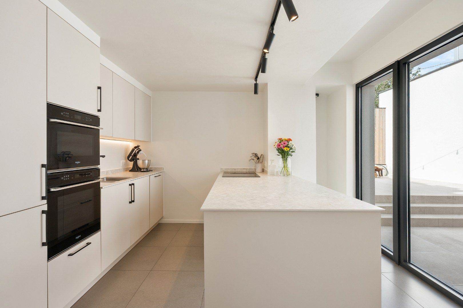Instapklare, energiezuinige woning met 4 slaapkamers, garage en tuin in Menen foto {{pictureIndex}}