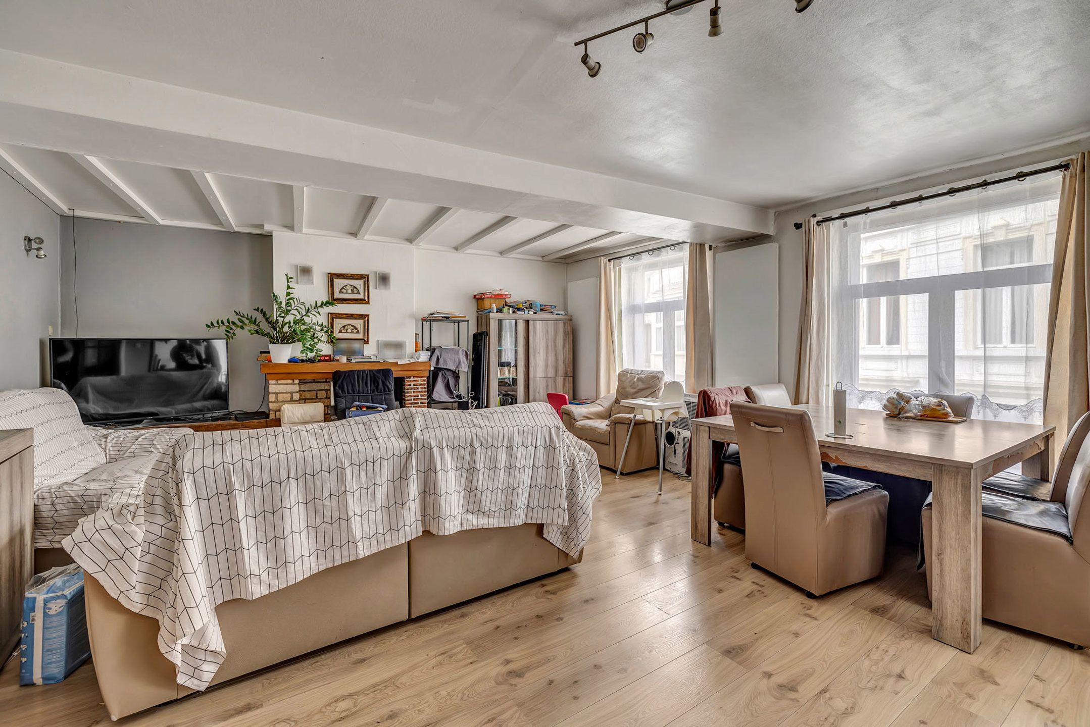 Opbrengsteigendom: Handelsruimte met 3 slpk app in centrum foto 17