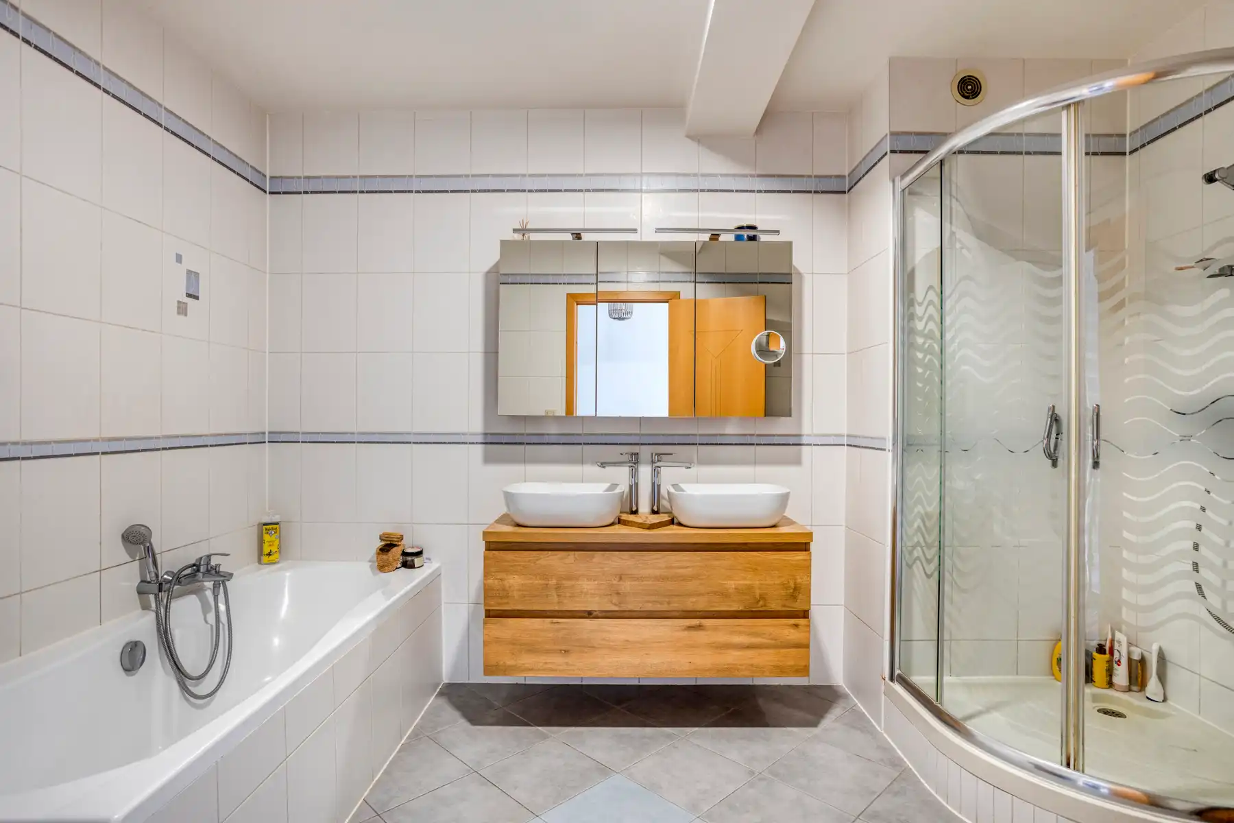 Instapklaar 3-slaapkamerappartement met ruim terras foto 10