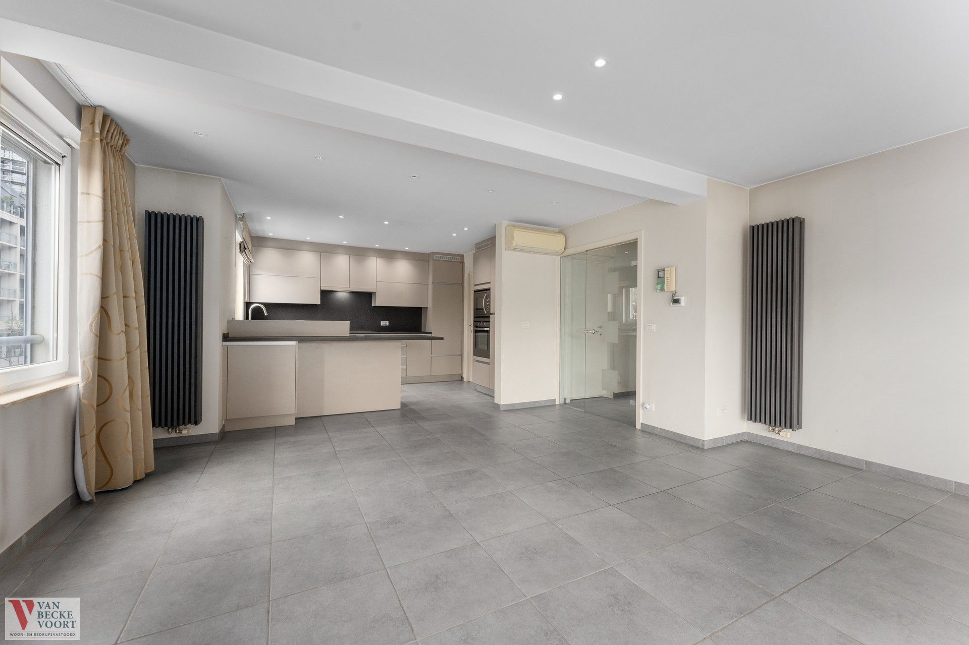 3-slaapkamer appartement met royale indeling foto 2