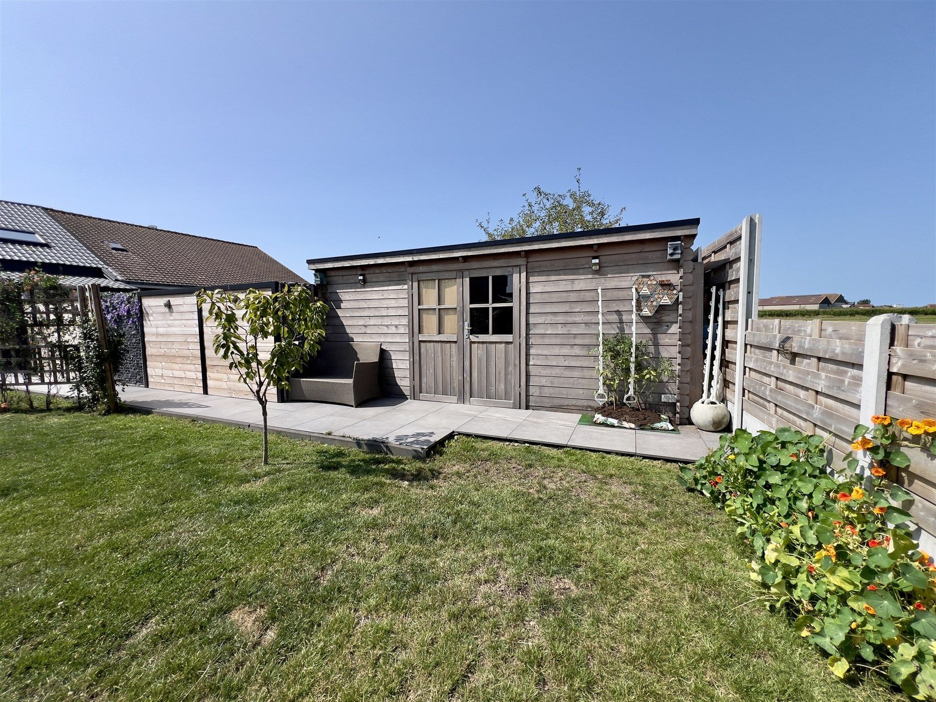 Ruime, Instapklare woning met zicht op velden in Bredene foto 6