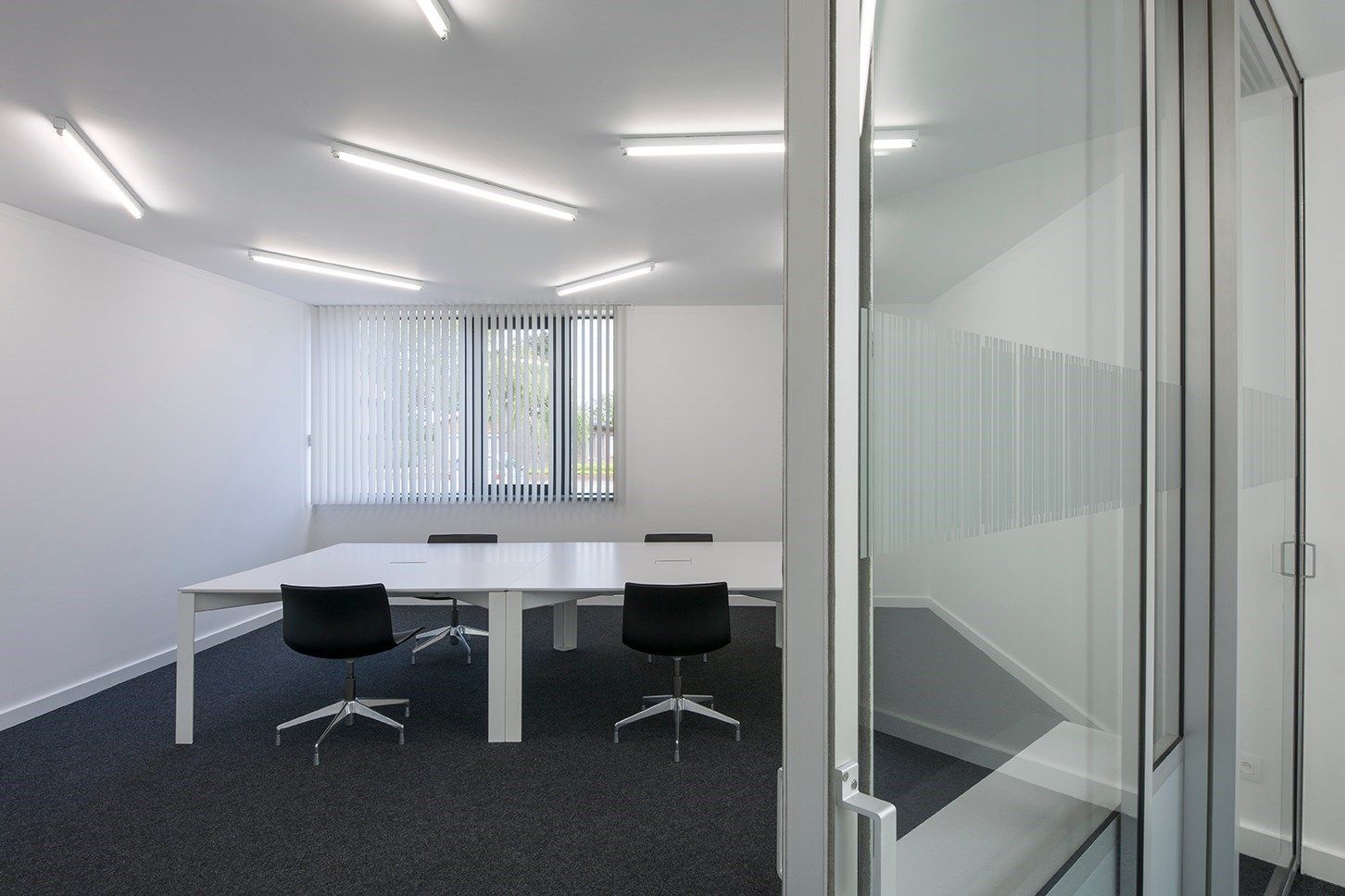 Instapklare kantoorruimte  (32 m²) met parking en alle faciliteiten inclusief, Torhout. foto 17