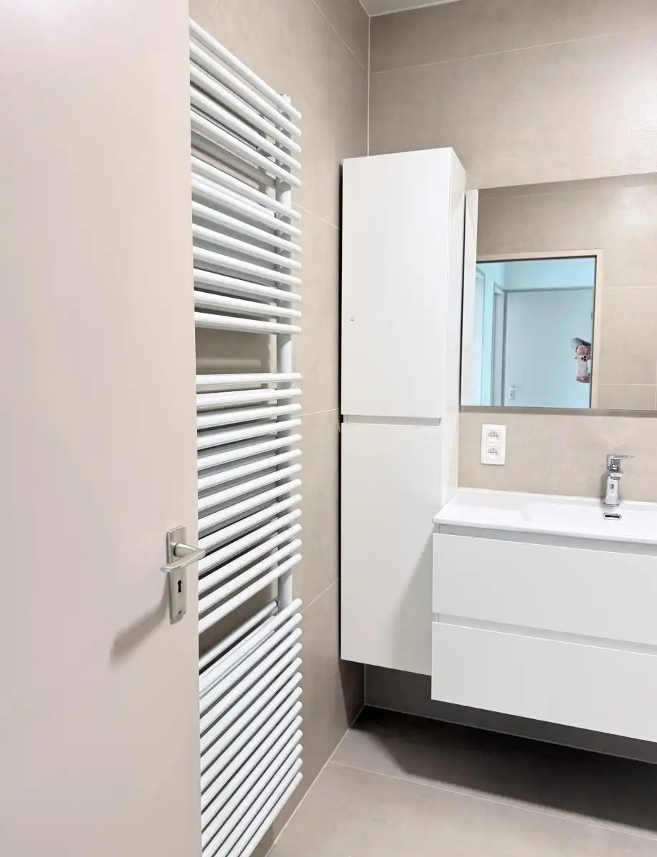 Berchem | Gerenoveerd 2 slpk app + terras  foto 10