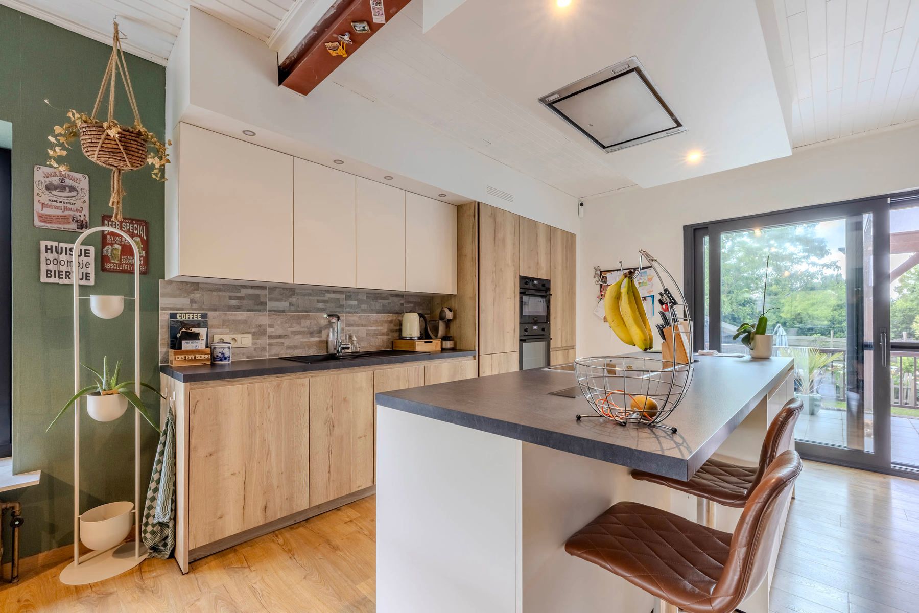 Rustig gelegen, gerenoveerde woning met o.a. 4 slaapkamers foto 15